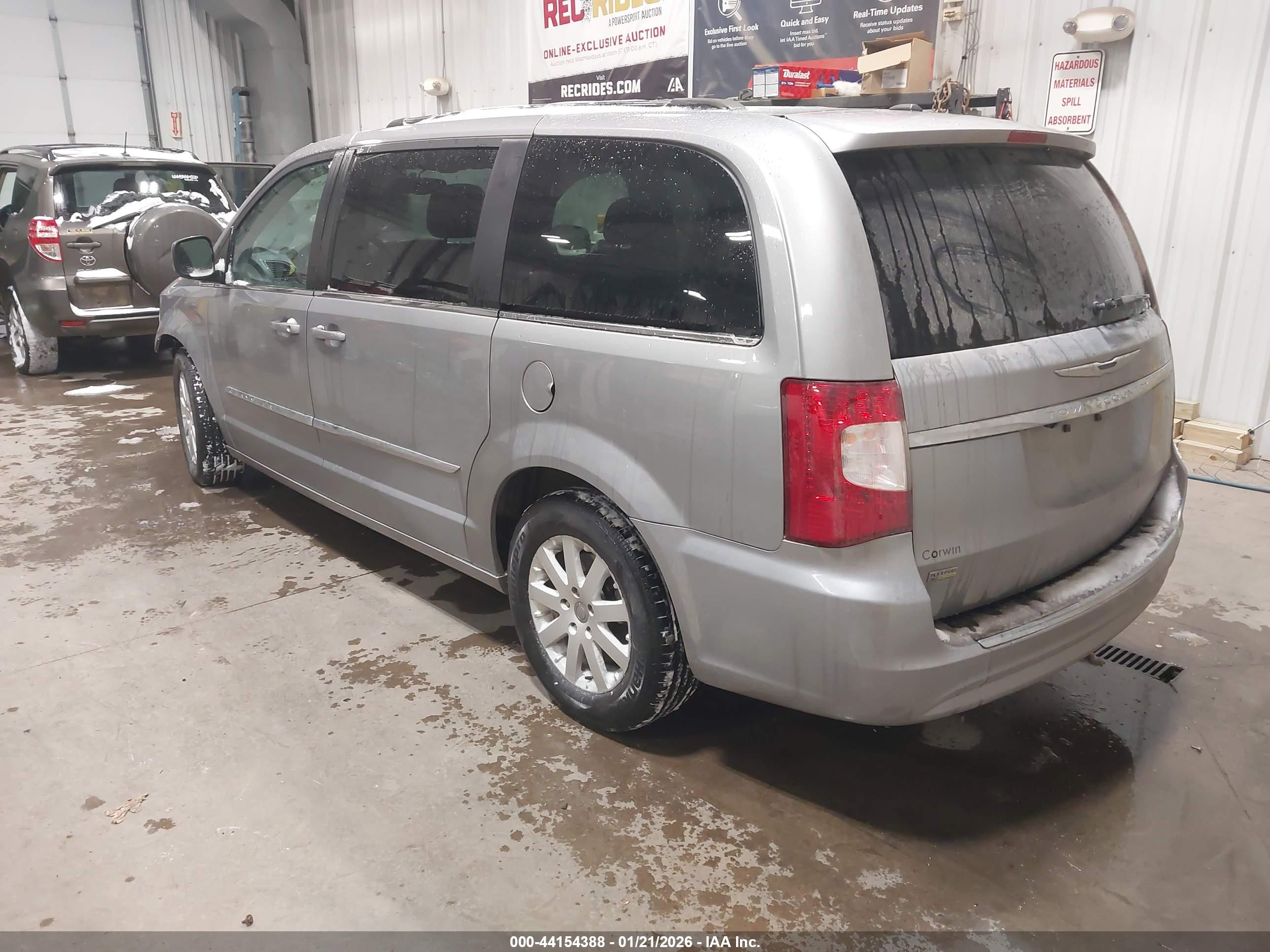 CHRYSLER TOWN image 3