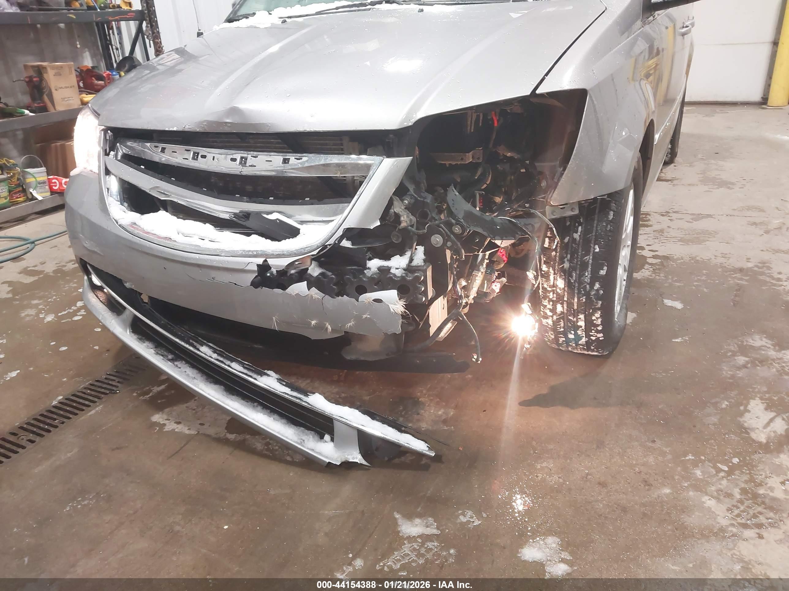 CHRYSLER TOWN image 6