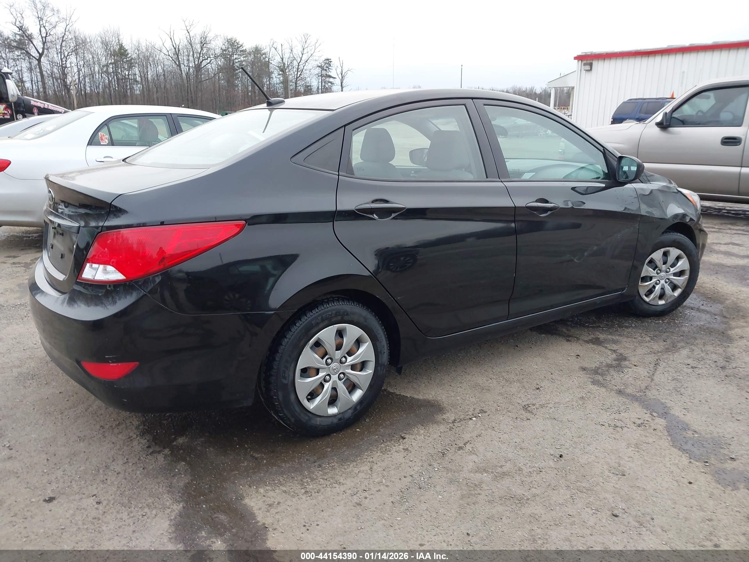 HYUNDAI ACCENT image 4