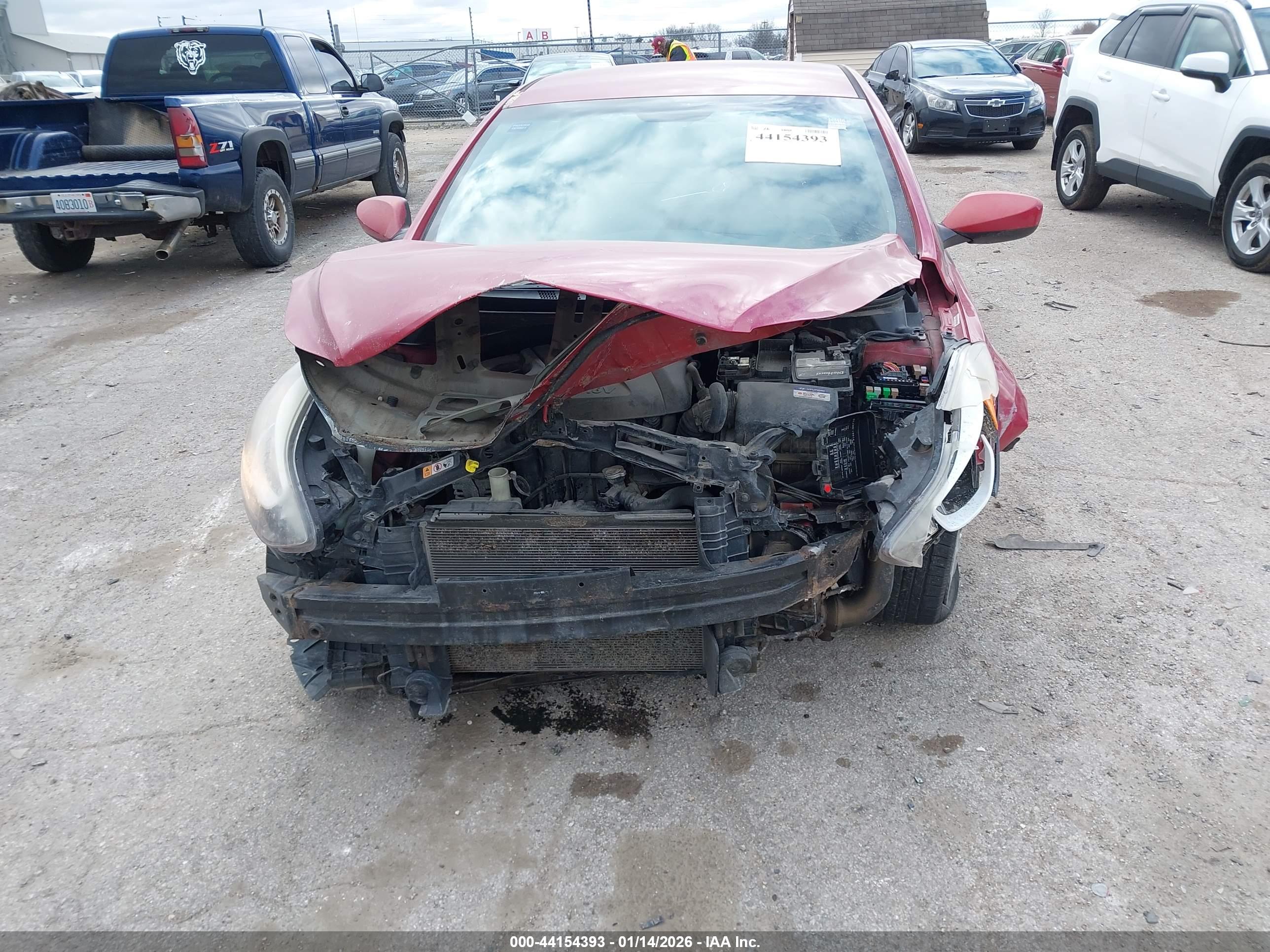 HYUNDAI ELANTRA image 6