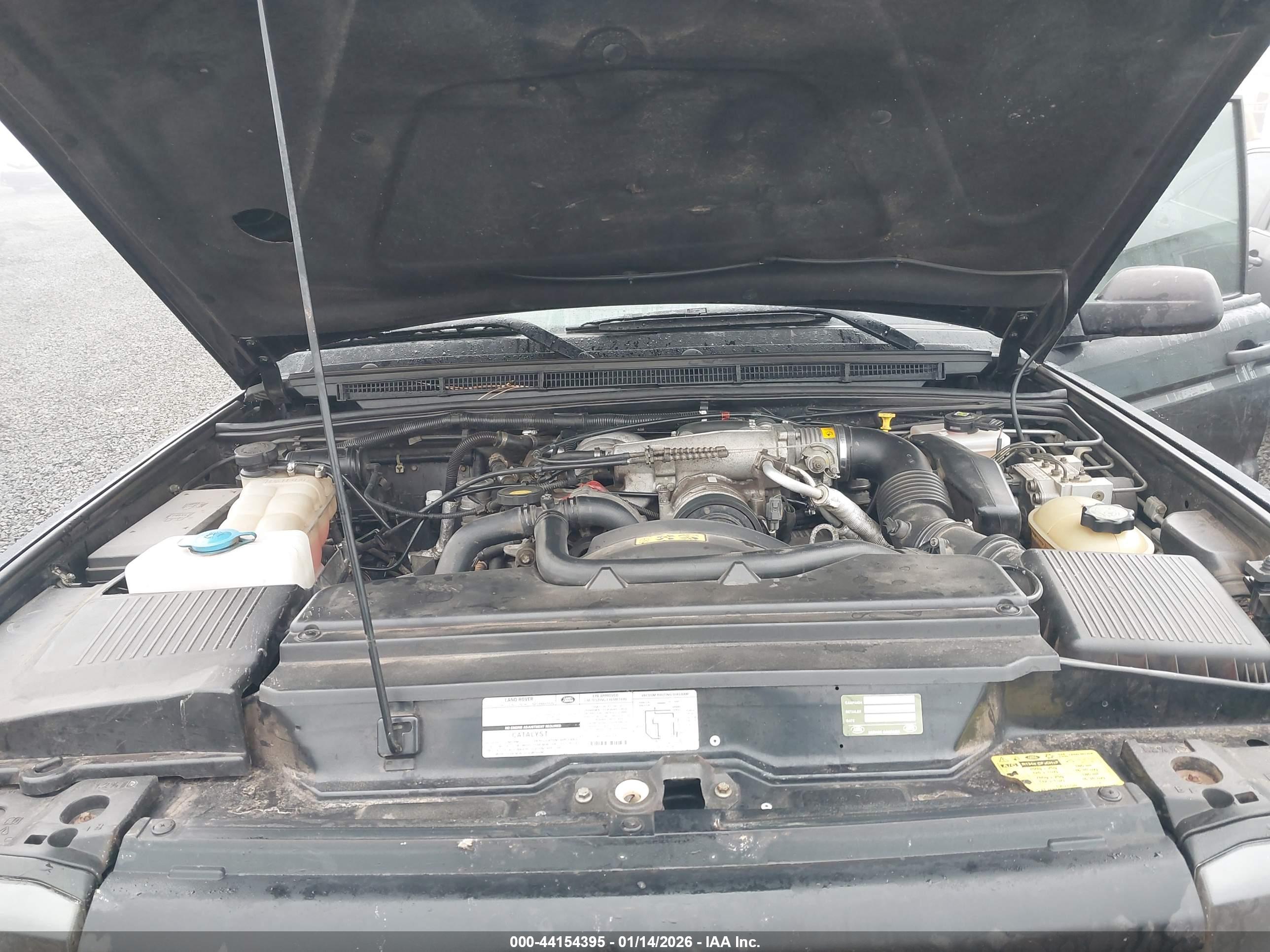LAND ROVER image 10