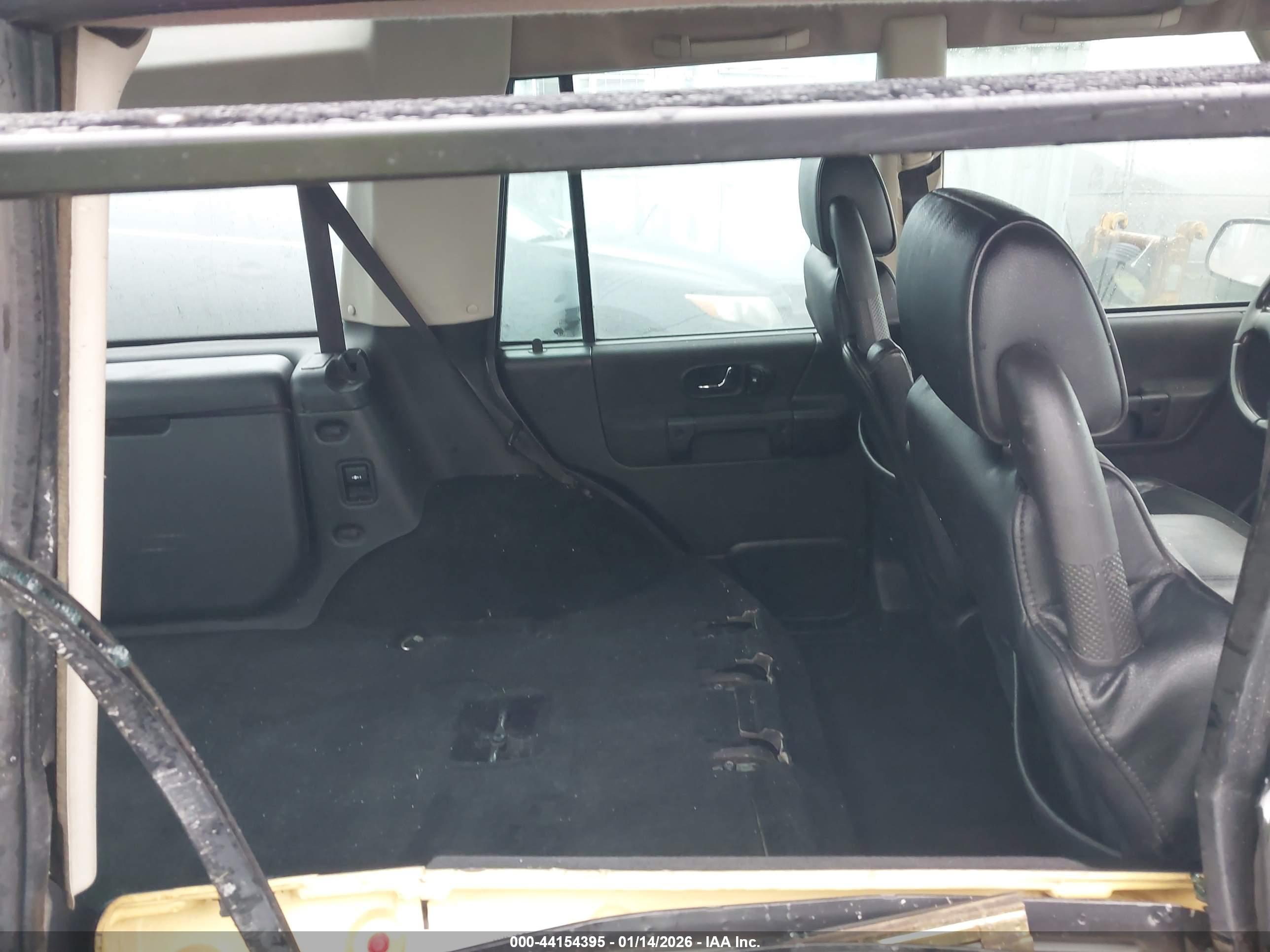 LAND ROVER image 8