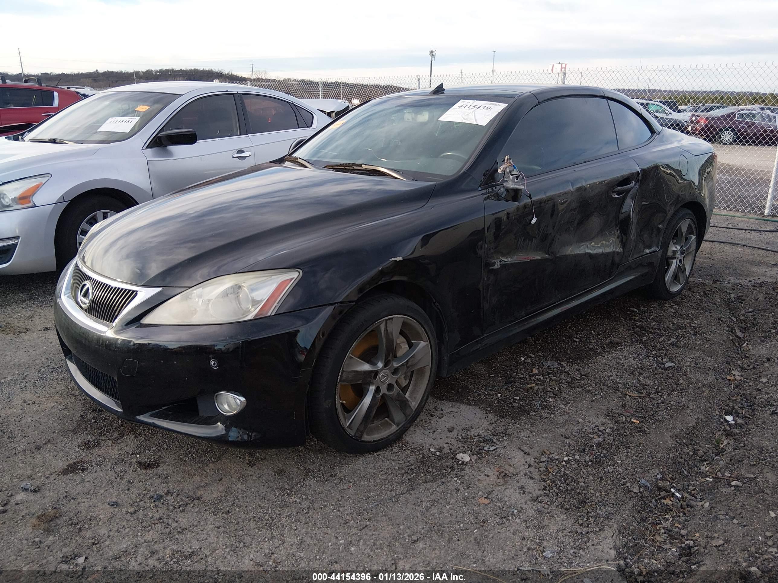 LEXUS IS image 2