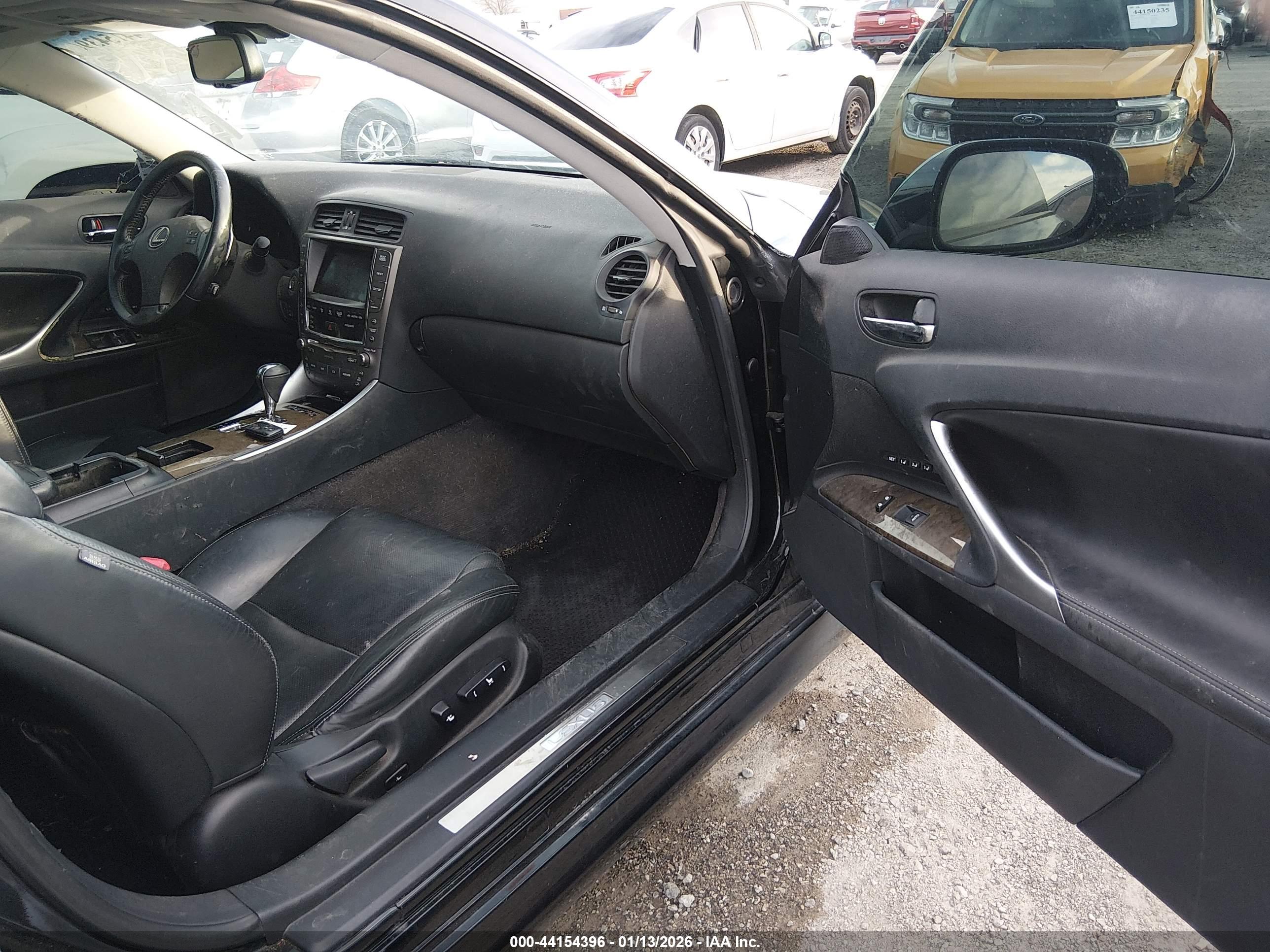 LEXUS IS image 5