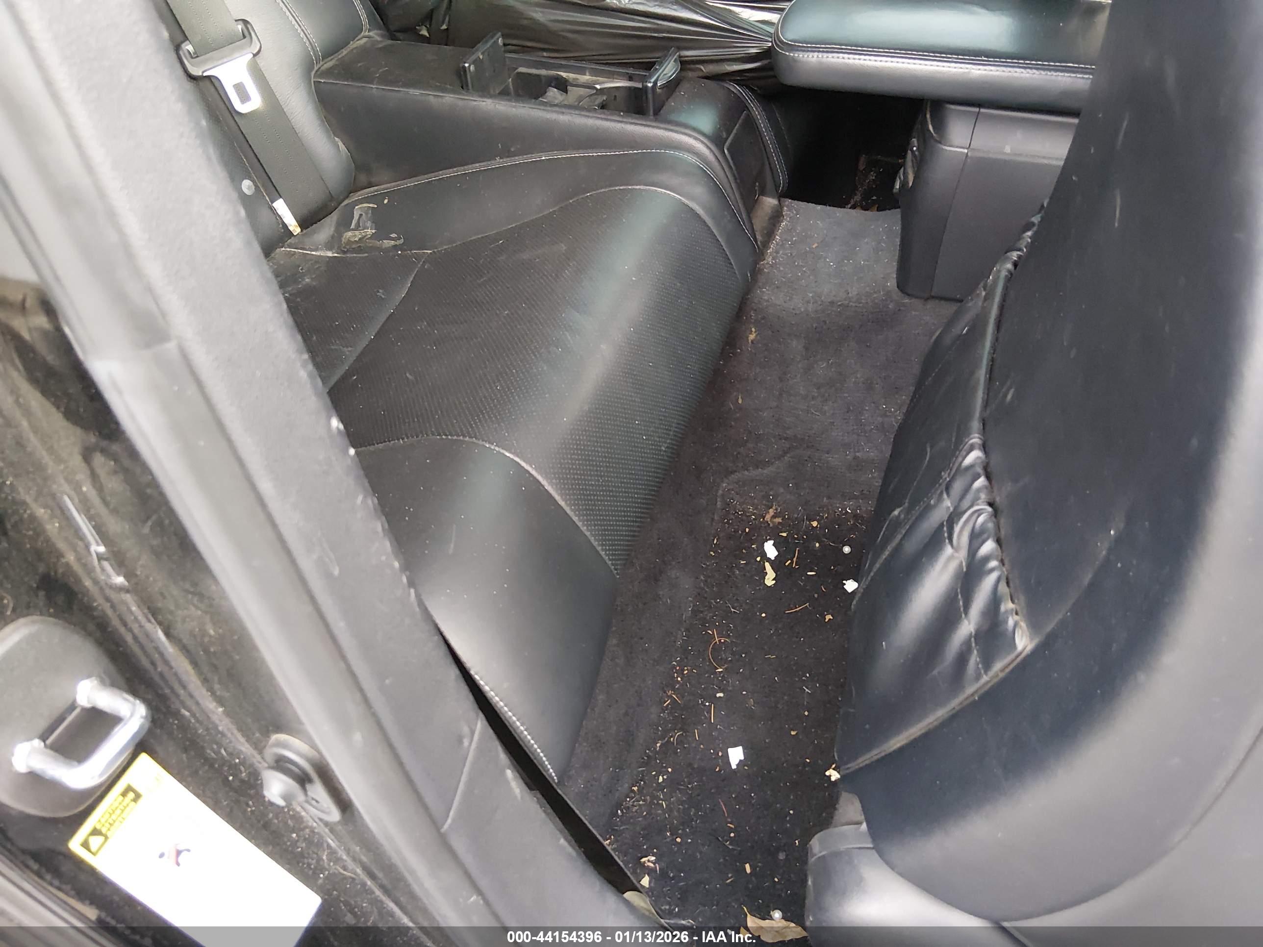 LEXUS IS image 8