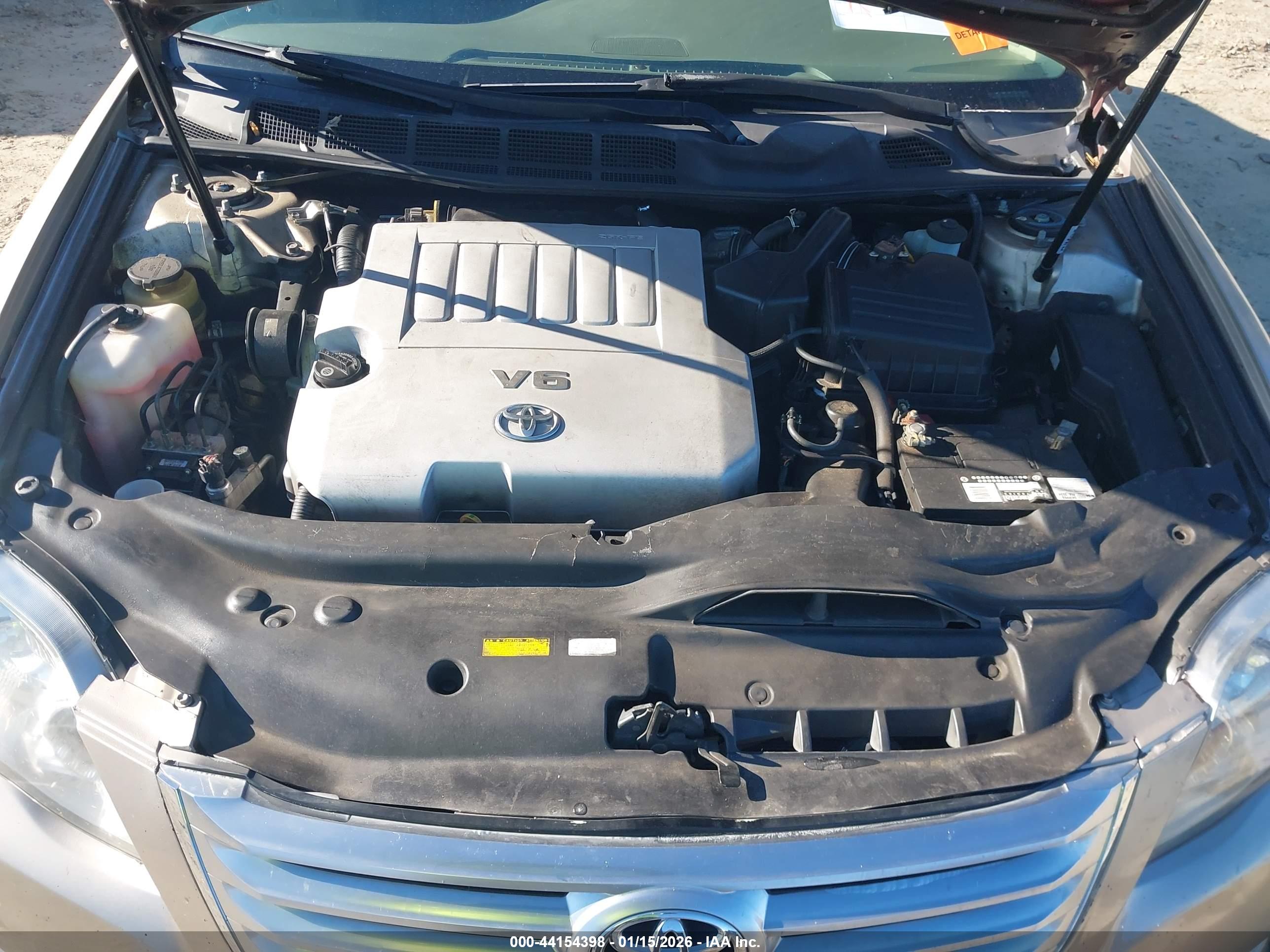 TOYOTA AVALON image 10