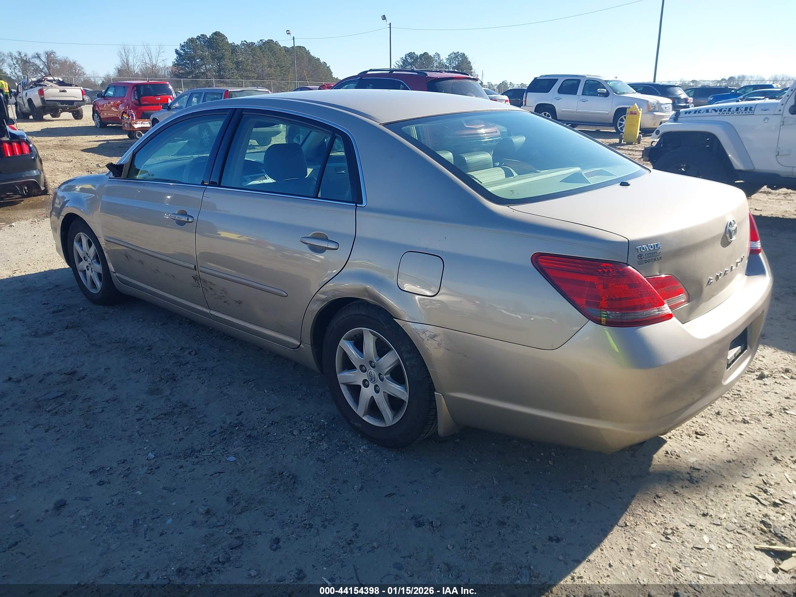 TOYOTA AVALON image 3