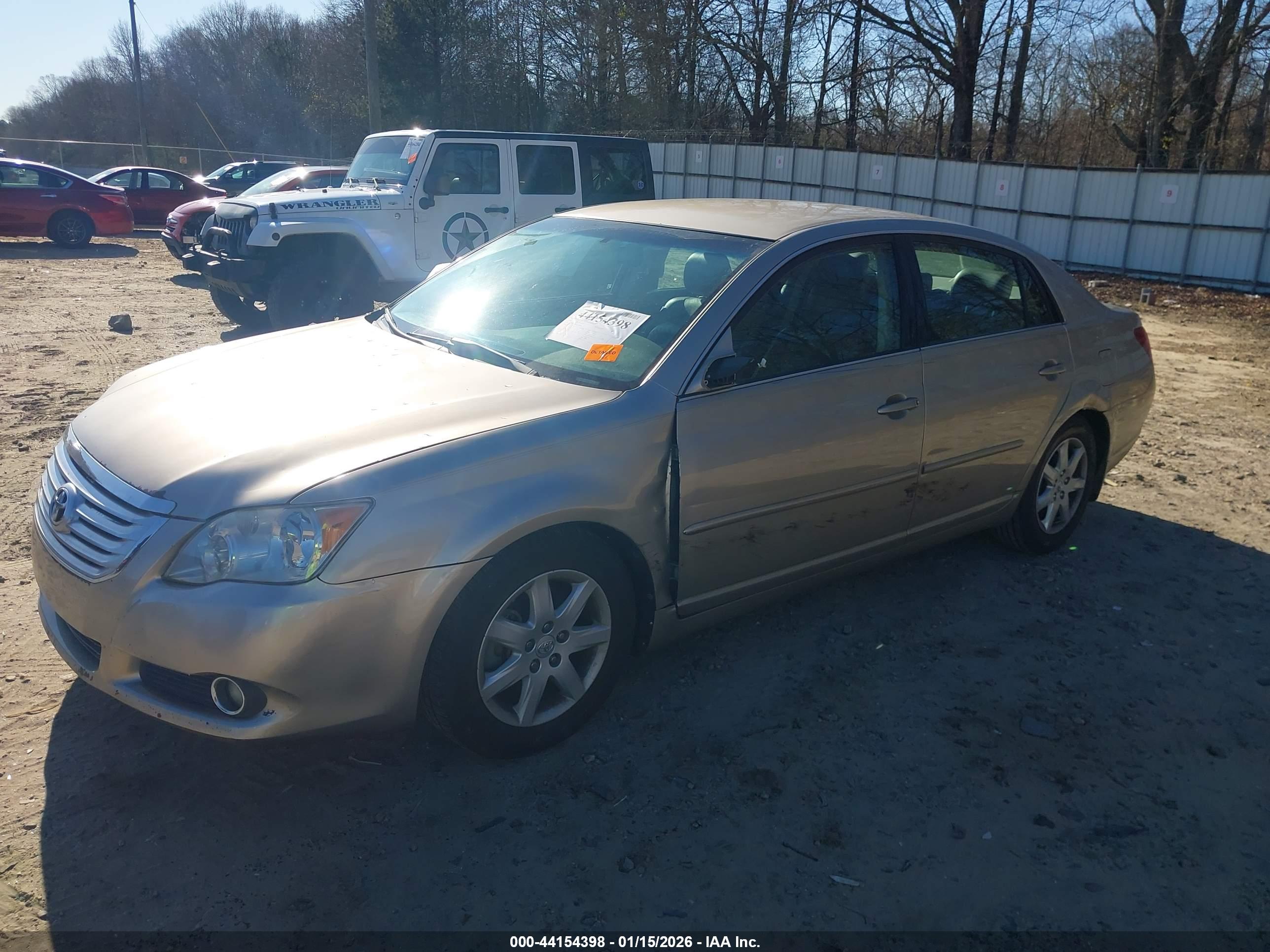 TOYOTA AVALON image 6