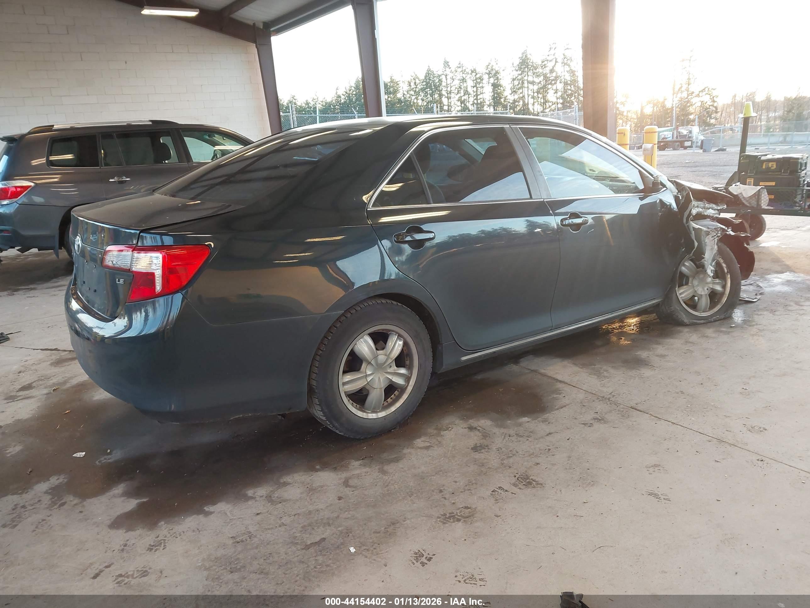 TOYOTA CAMRY image 4