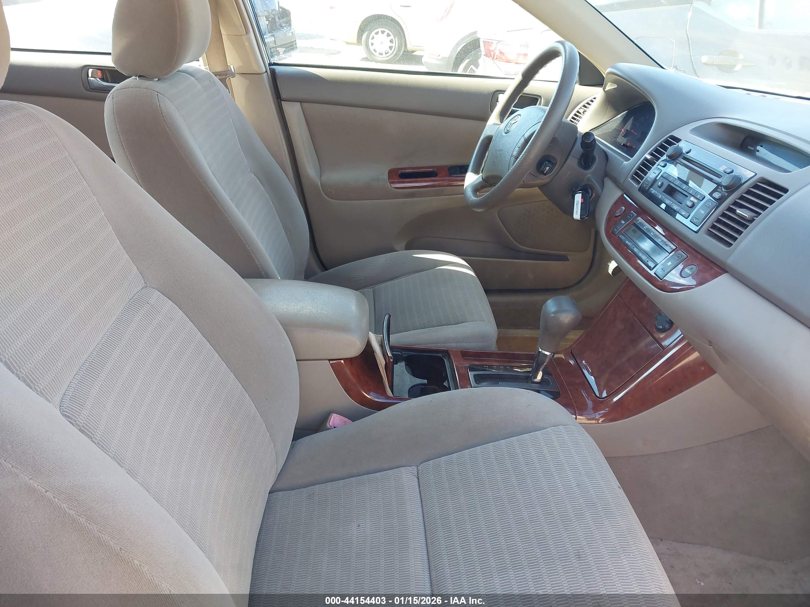 TOYOTA CAMRY image 5