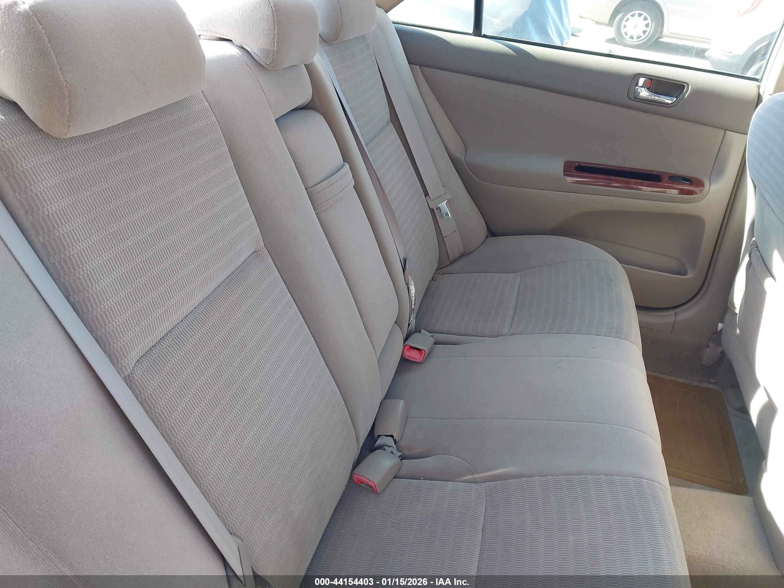 TOYOTA CAMRY image 8