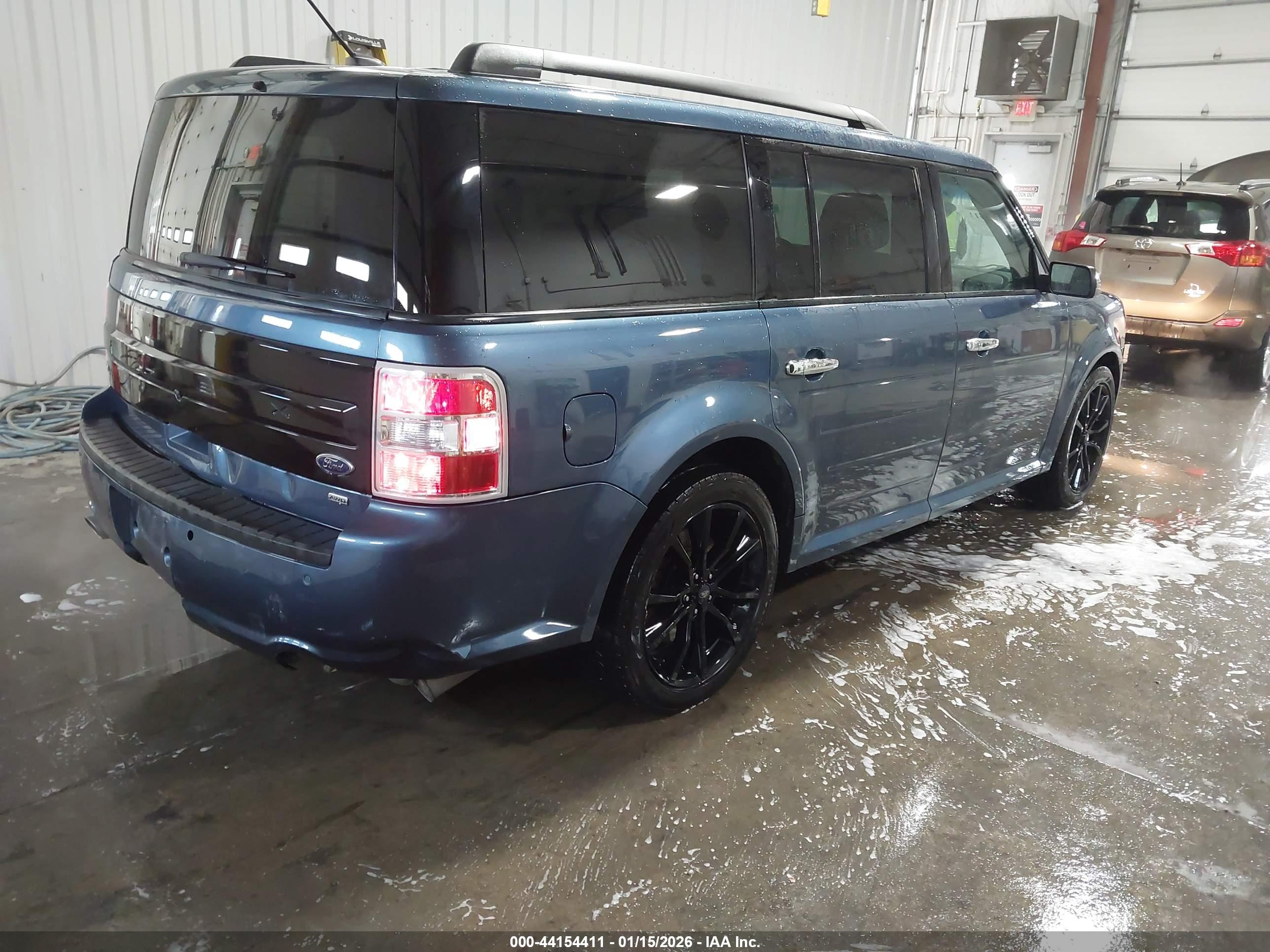 FORD FLEX image 4