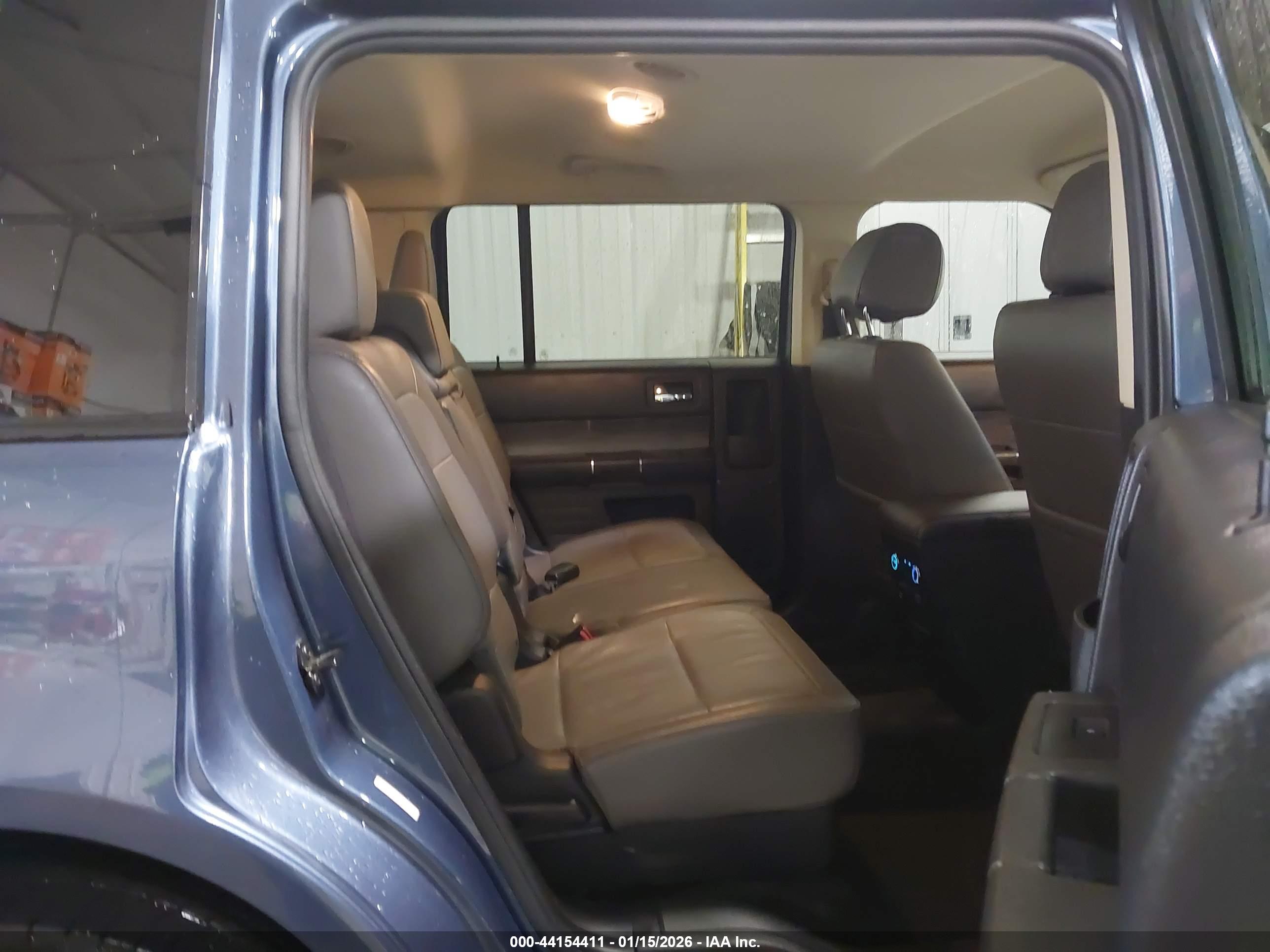 FORD FLEX image 8