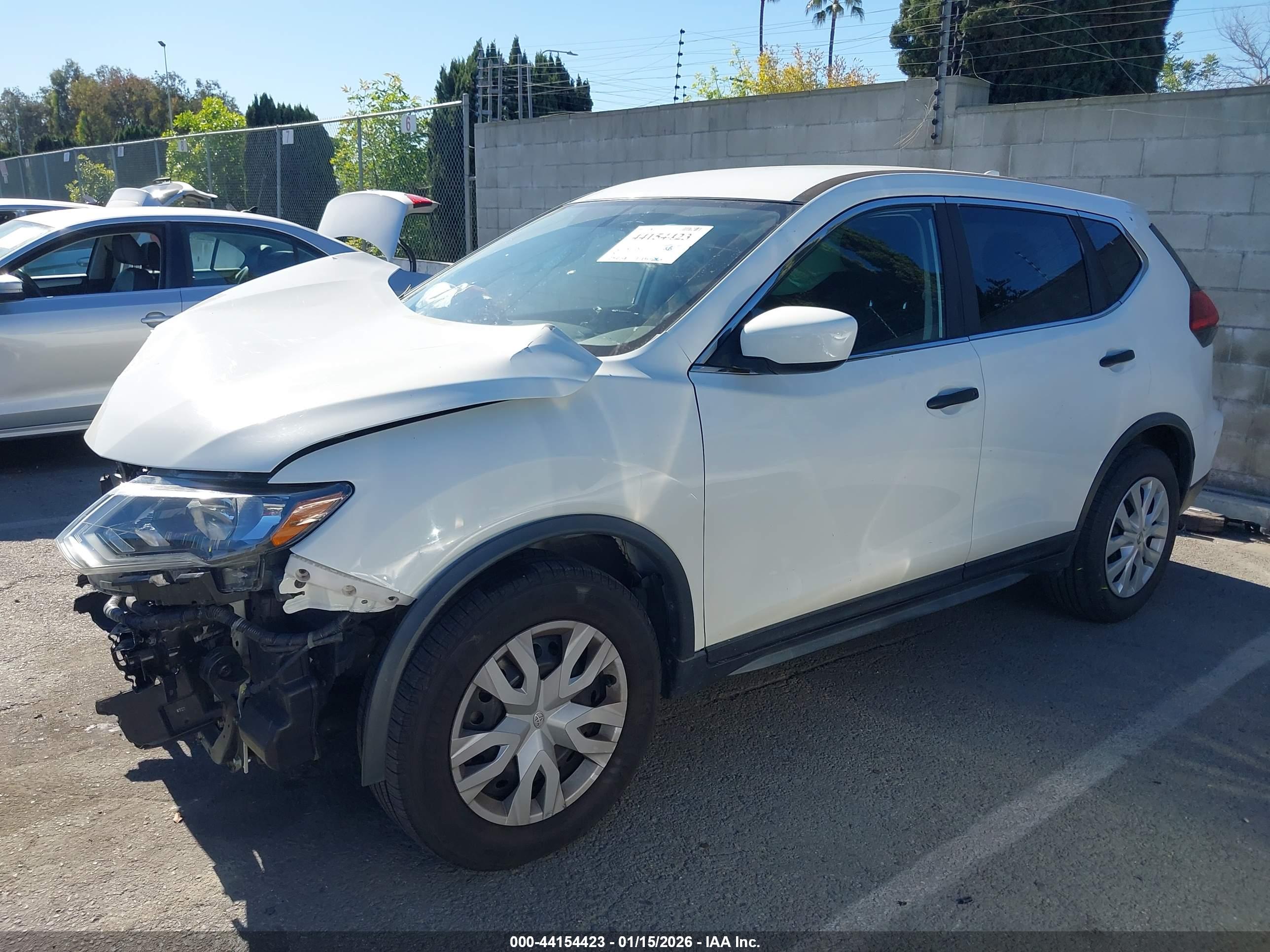 NISSAN ROGUE image 2