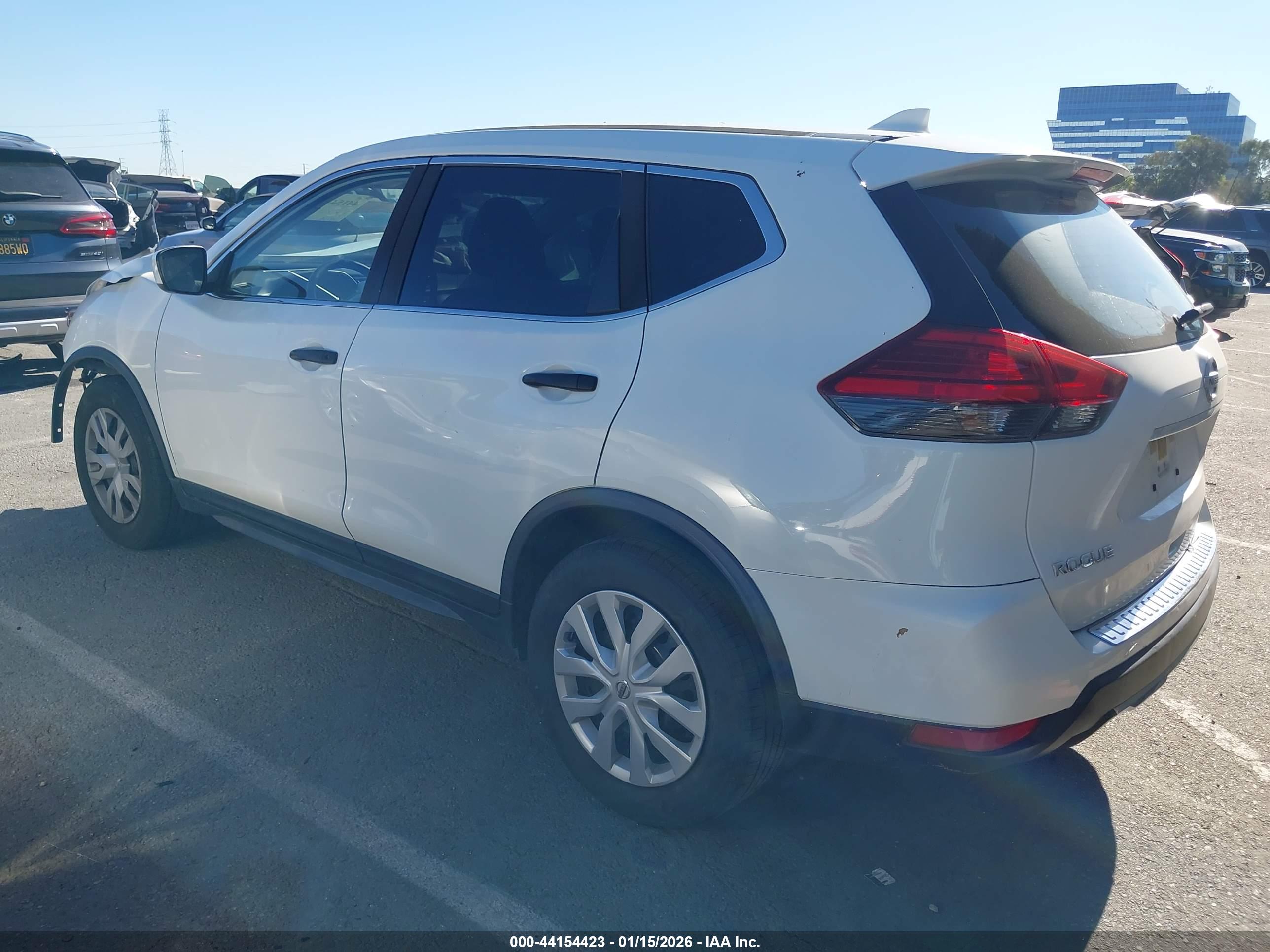 NISSAN ROGUE image 3
