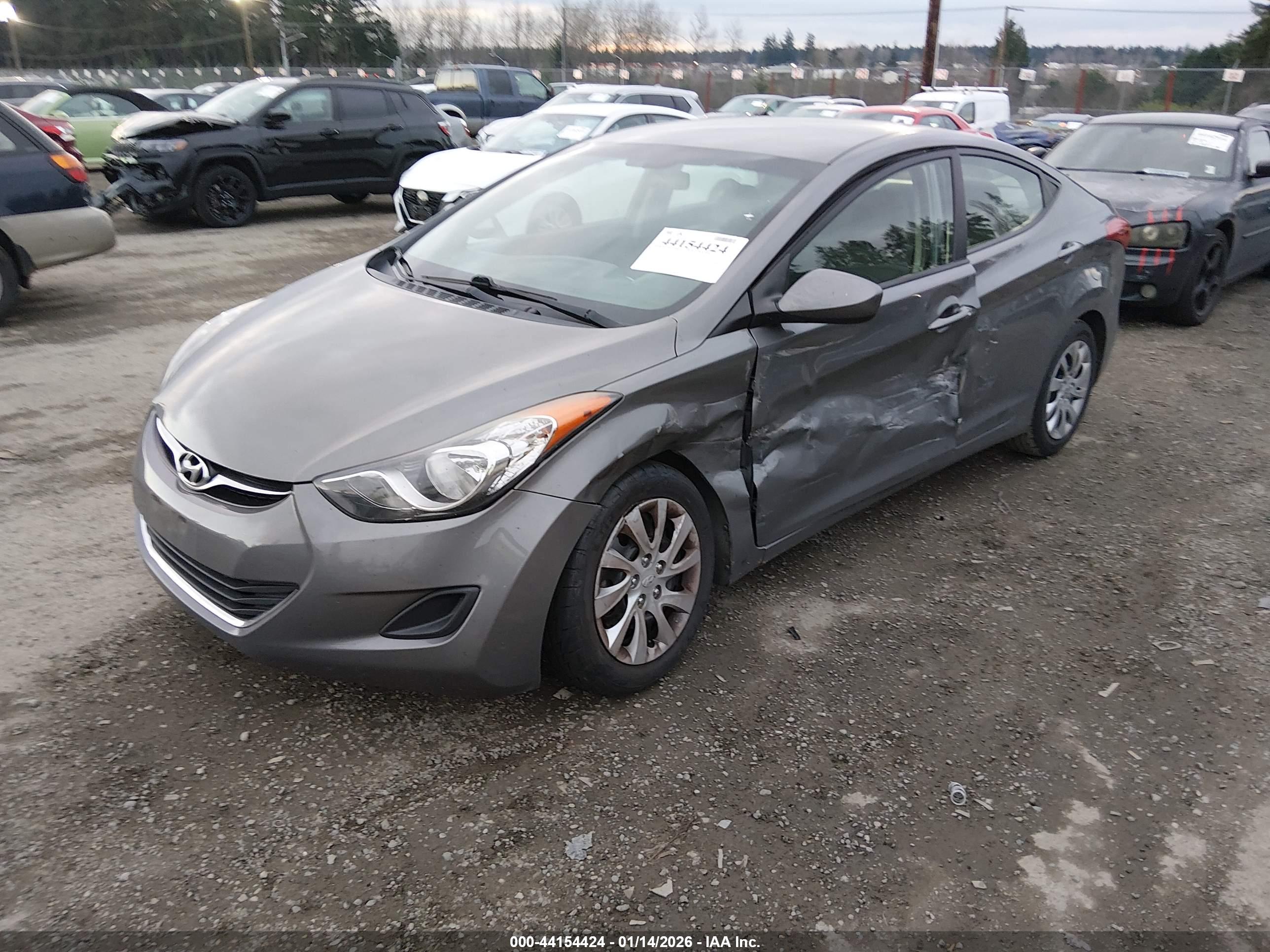 HYUNDAI ELANTRA image 2