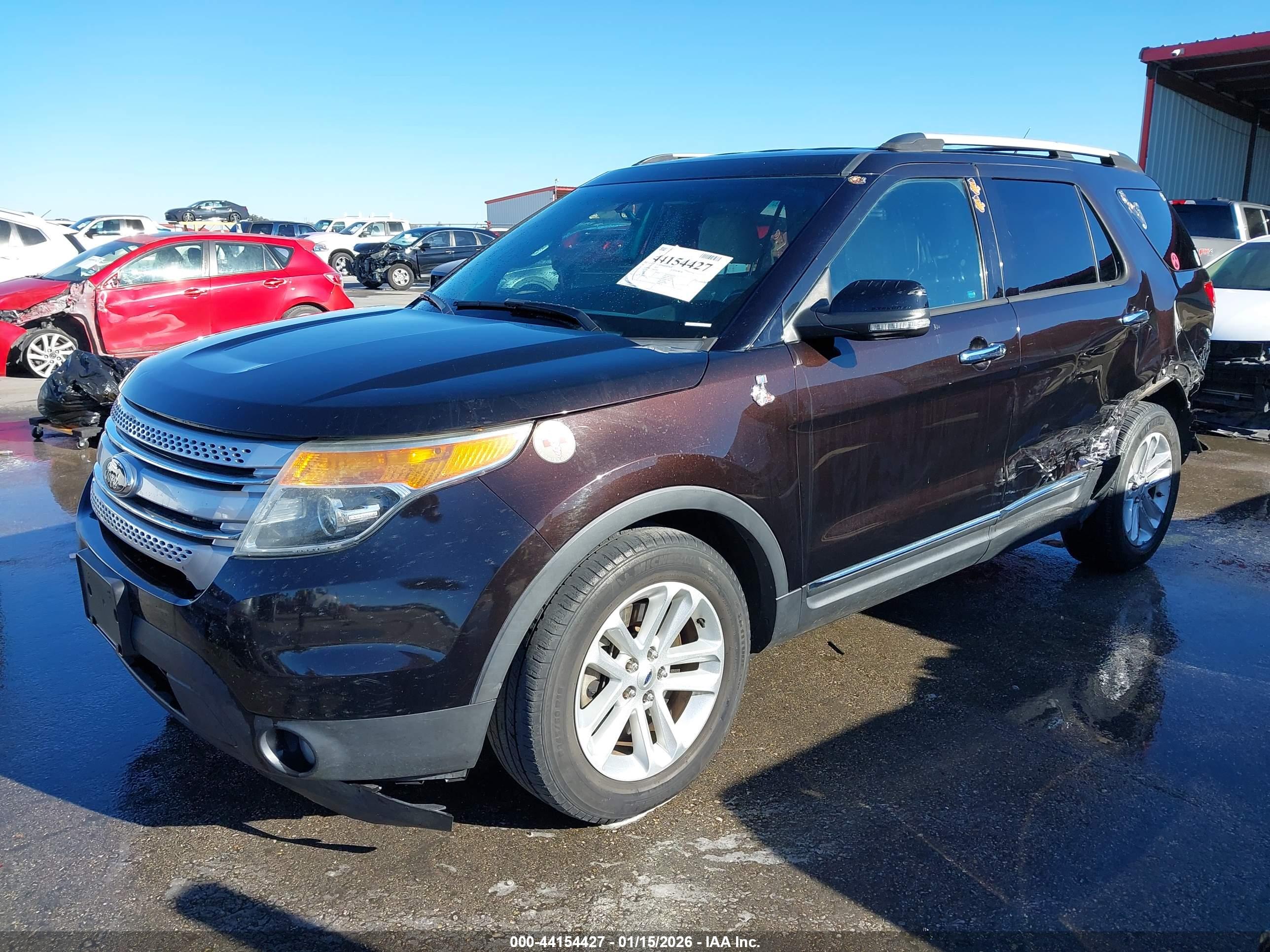 FORD EXPLORER image 2