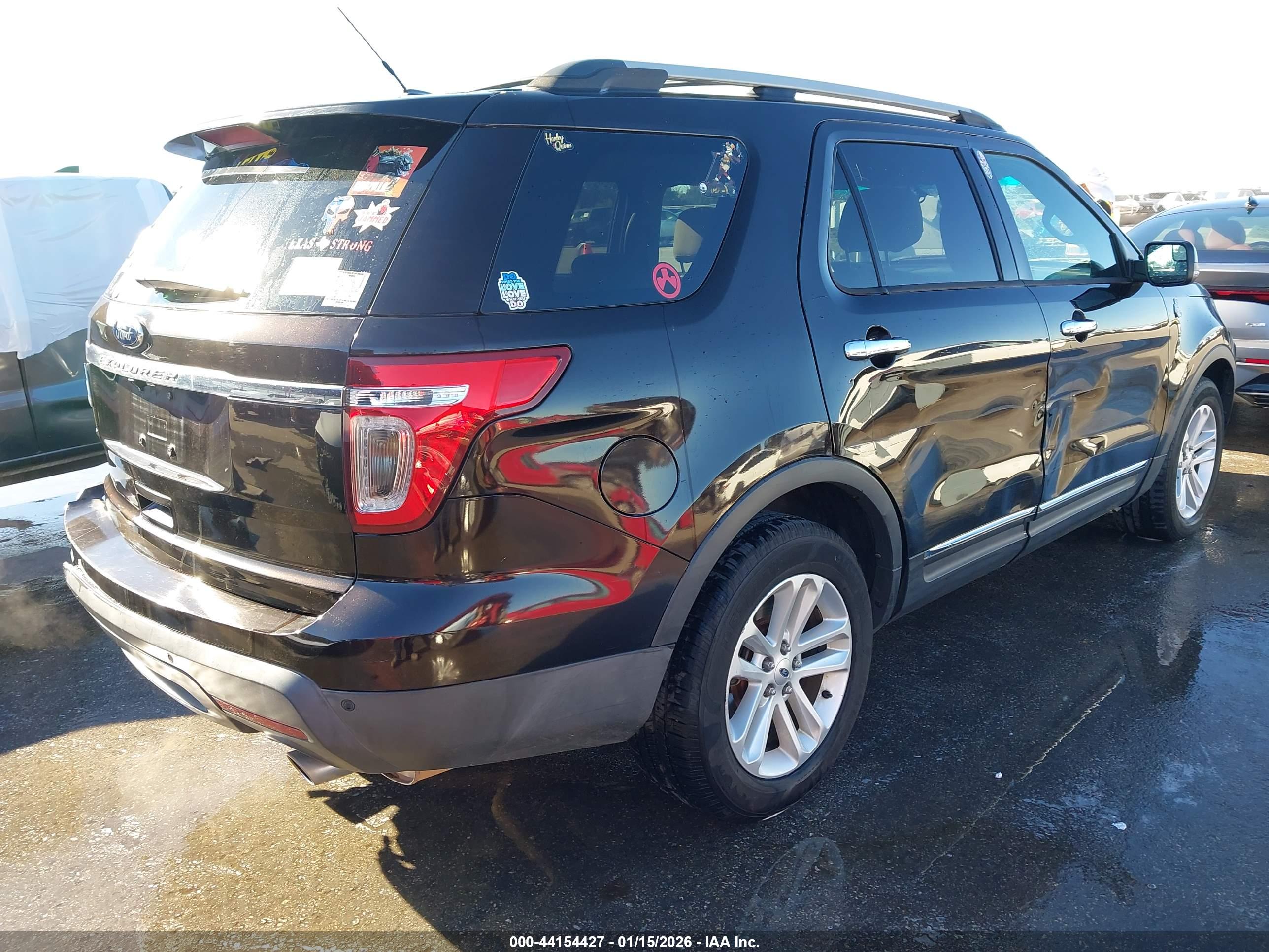 FORD EXPLORER image 4