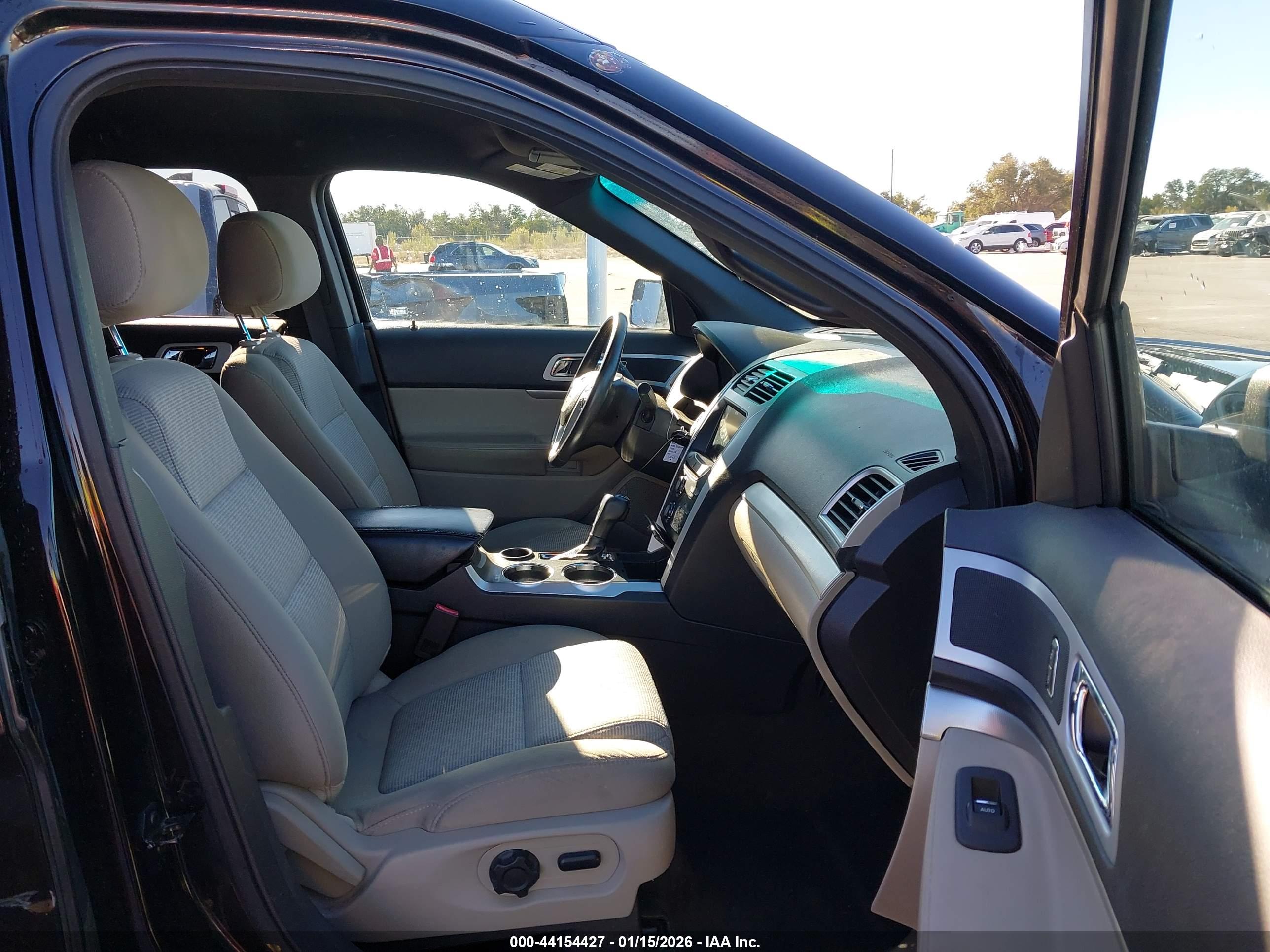 FORD EXPLORER image 5