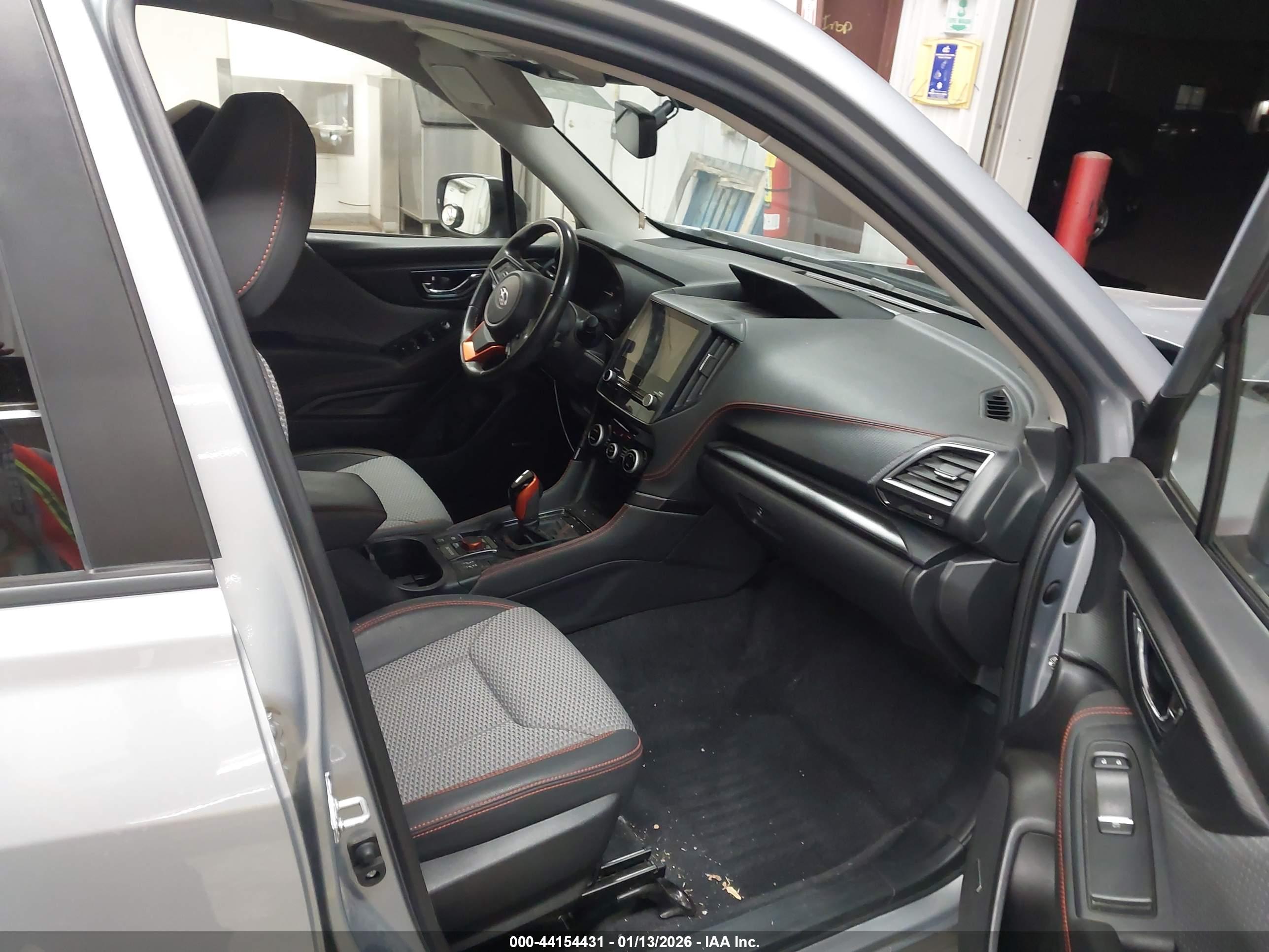 SUBARU FORESTER image 5