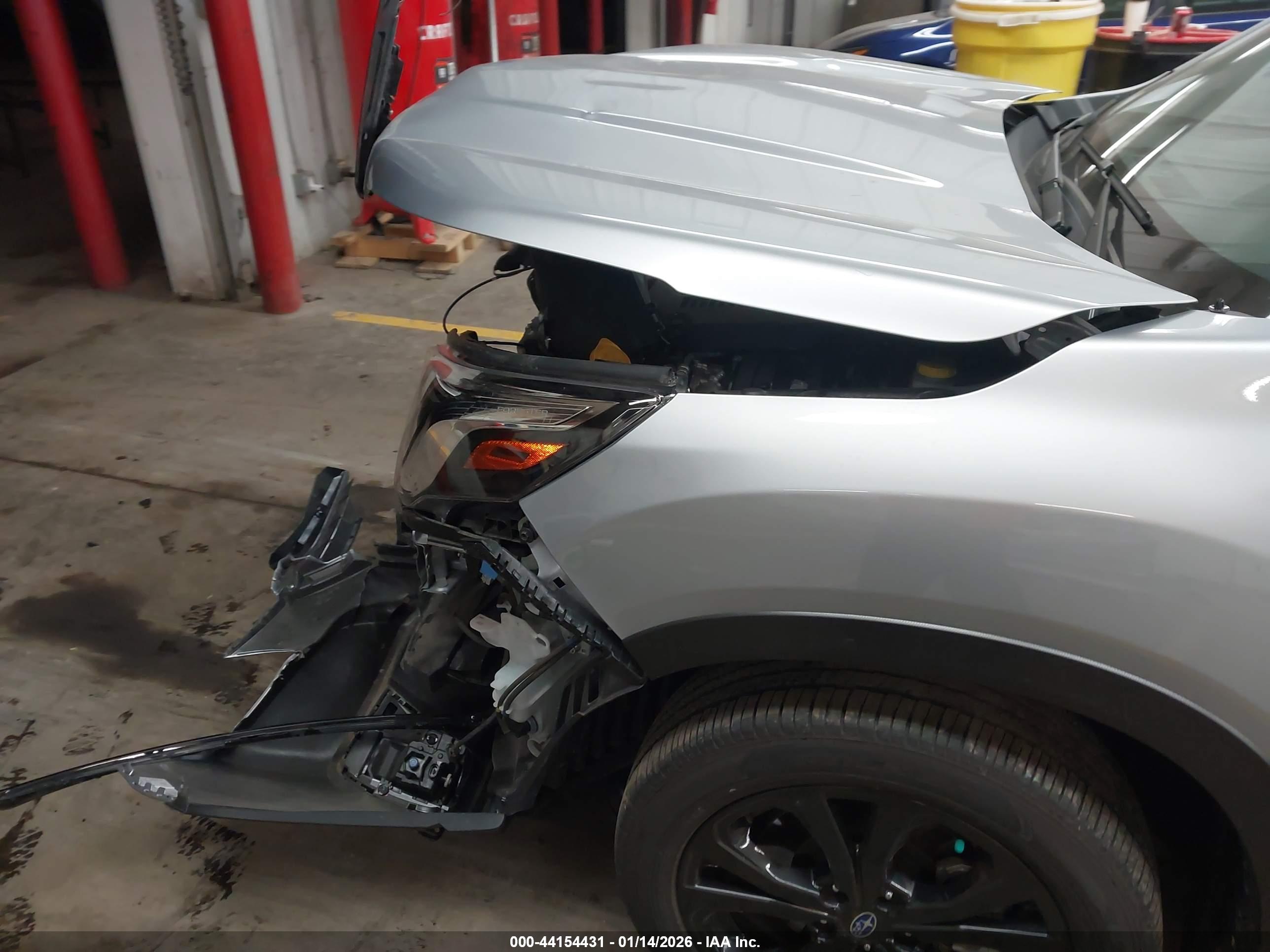SUBARU FORESTER image 6