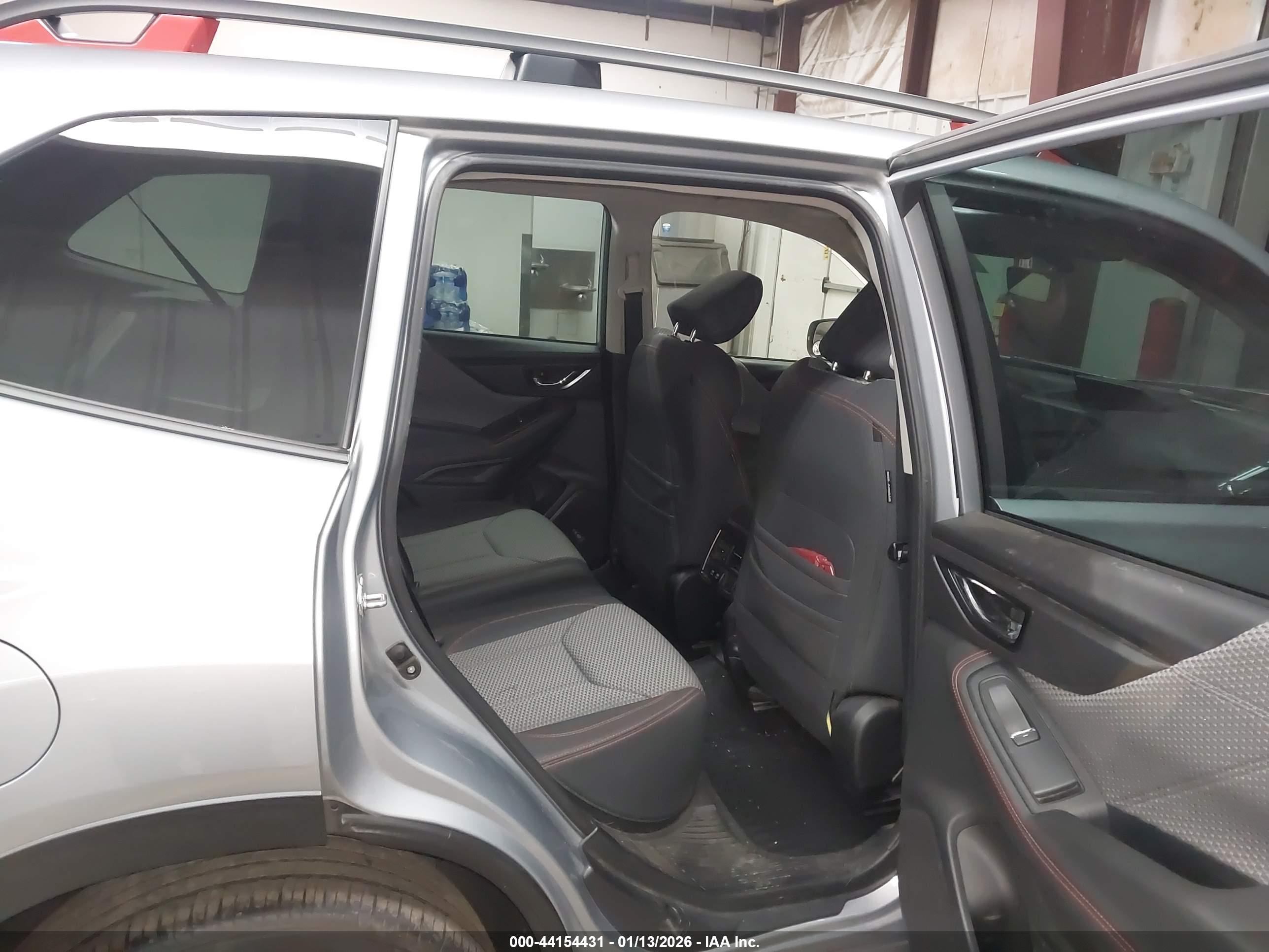 SUBARU FORESTER image 8