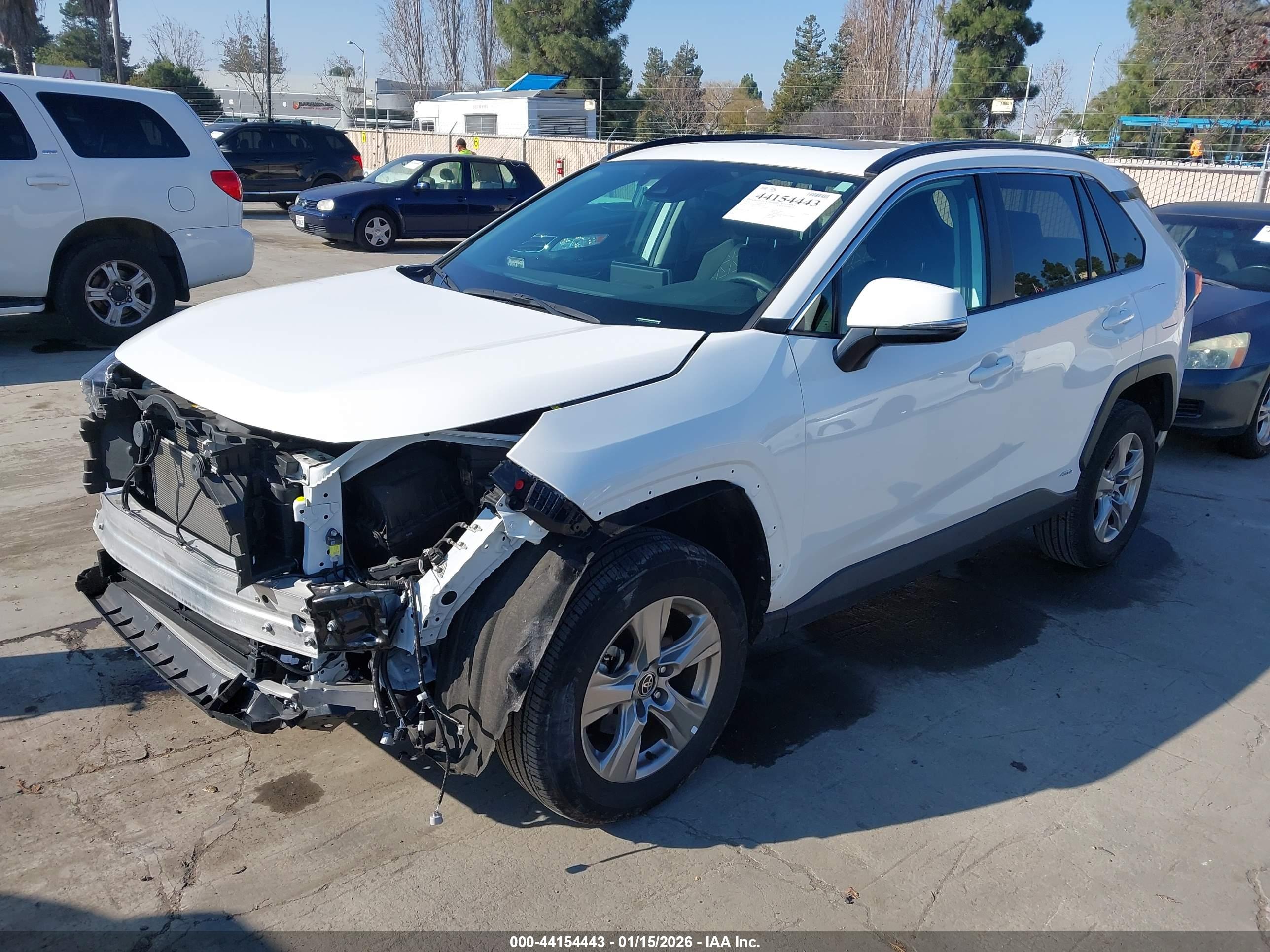 TOYOTA RAV4 image 2