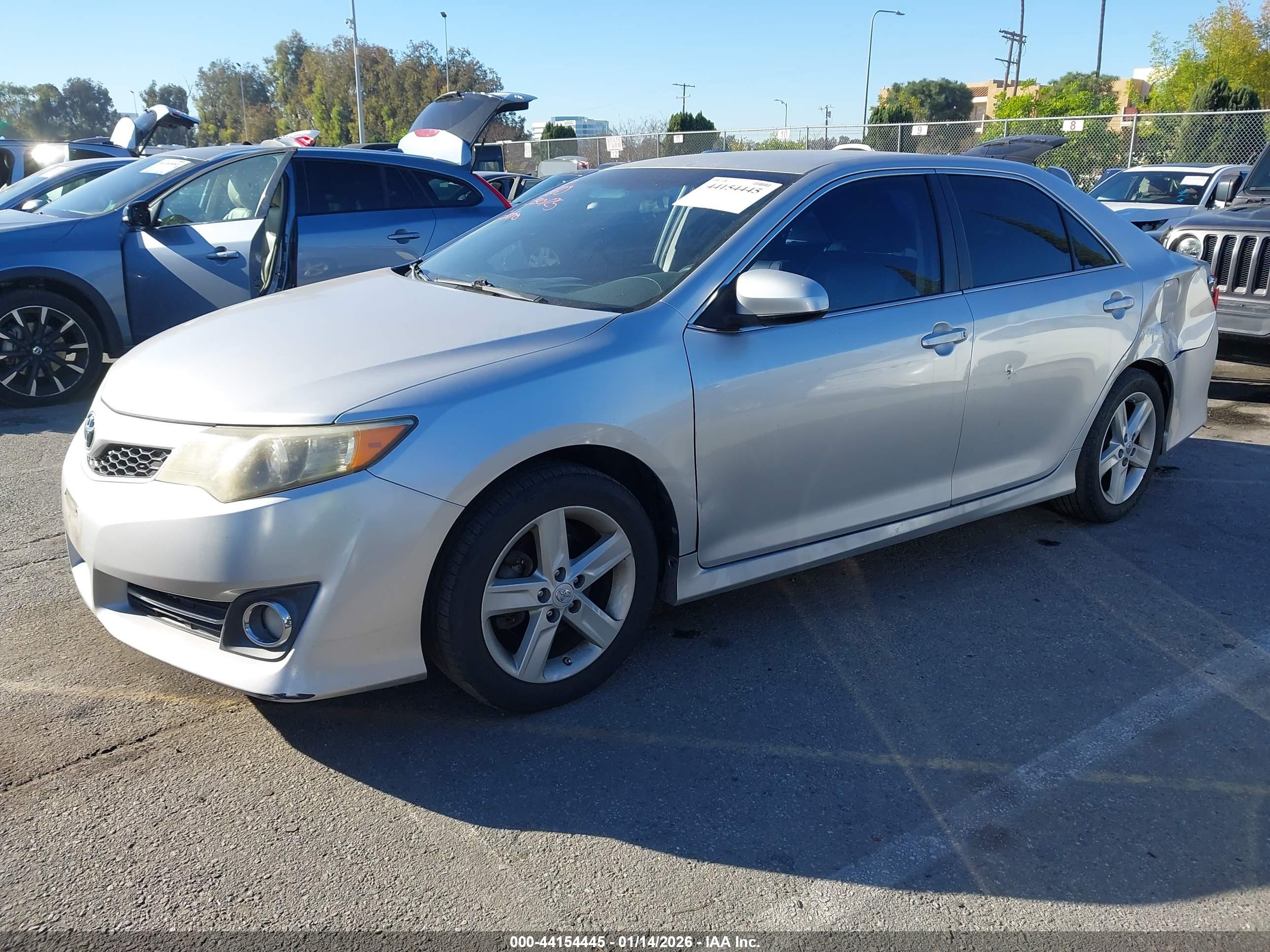 TOYOTA CAMRY image 2