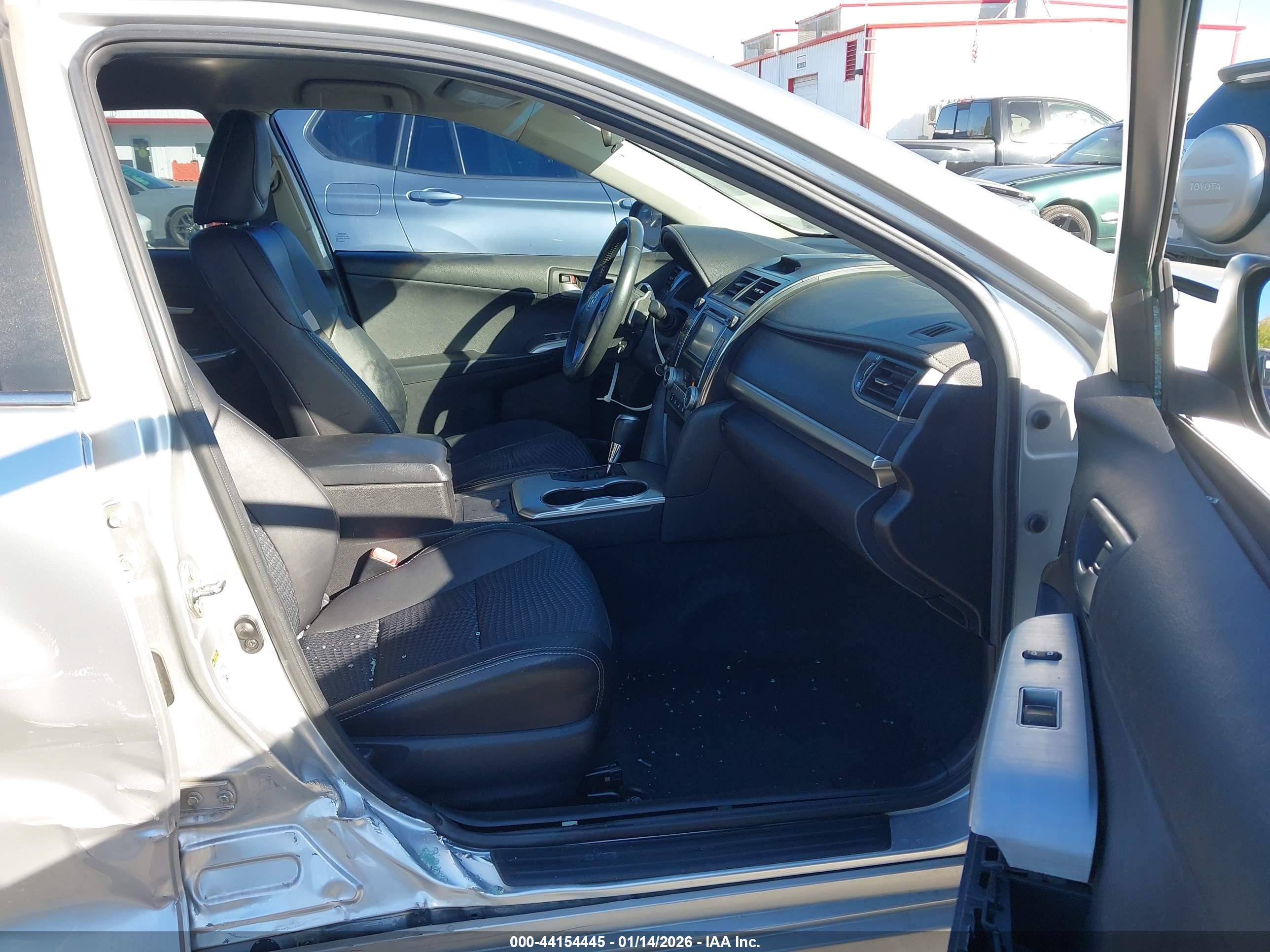 TOYOTA CAMRY image 5