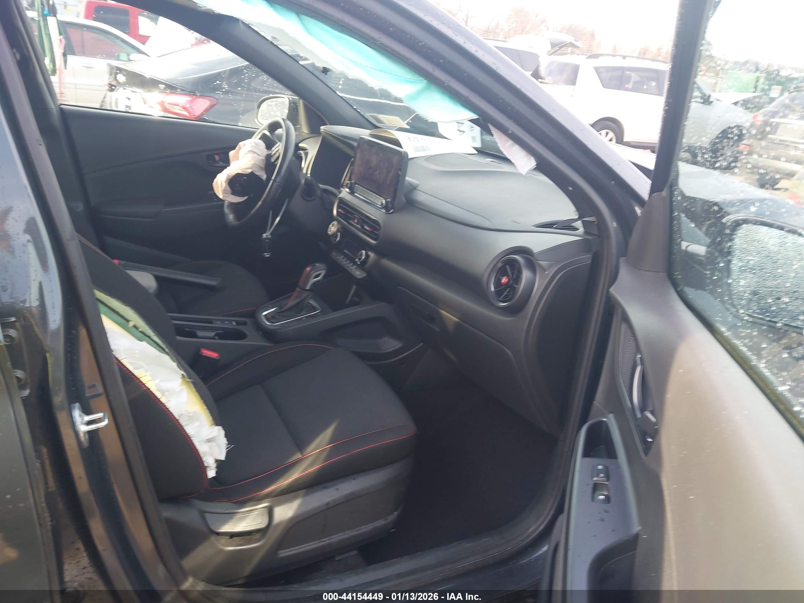 HYUNDAI KONA image 5