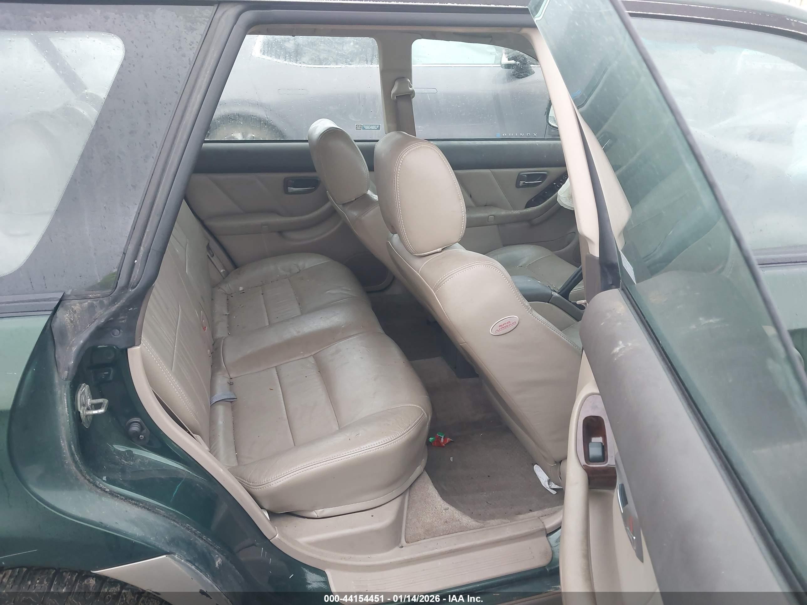 SUBARU OUTBACK image 8