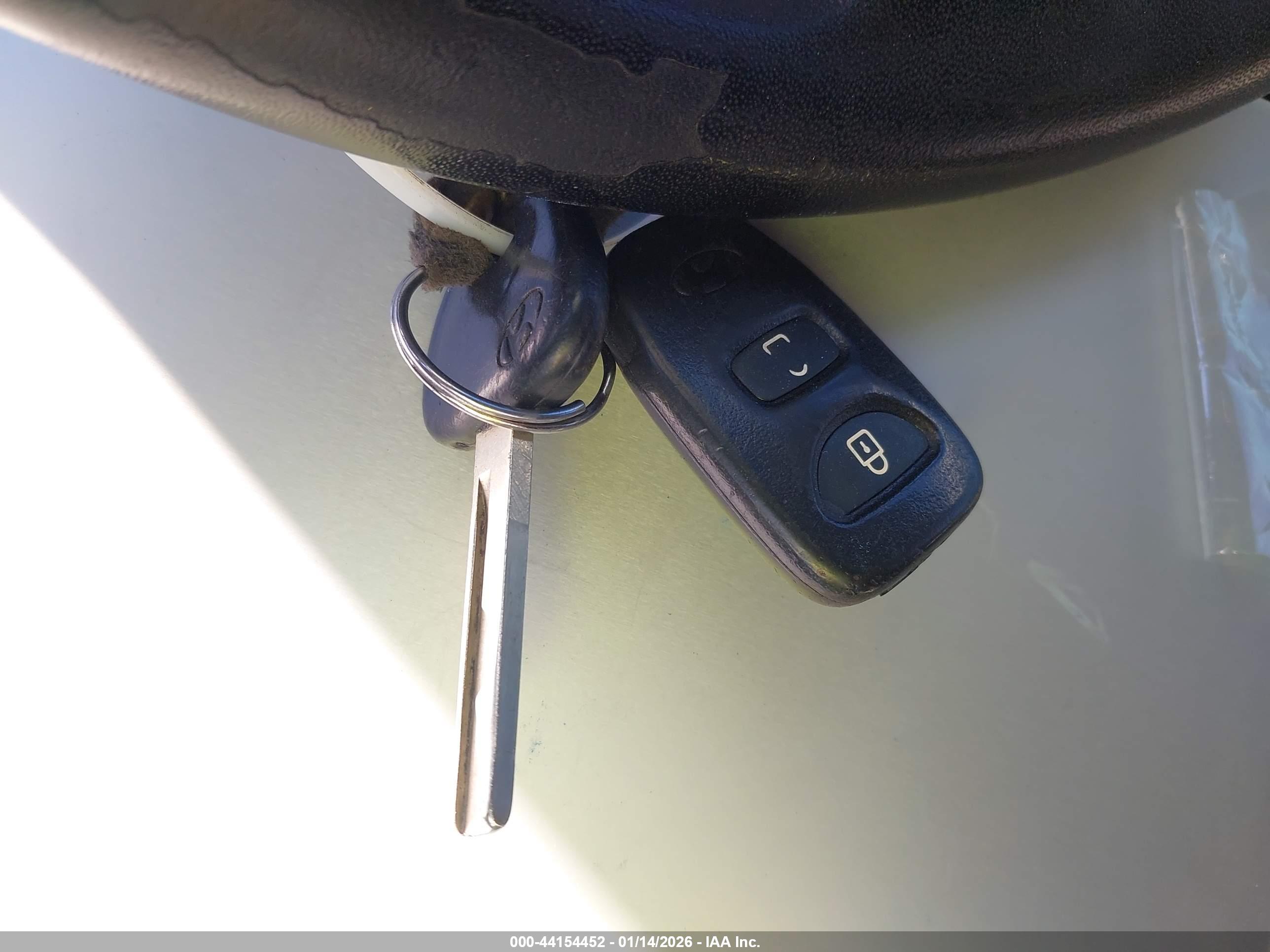 HYUNDAI ACCENT image 11
