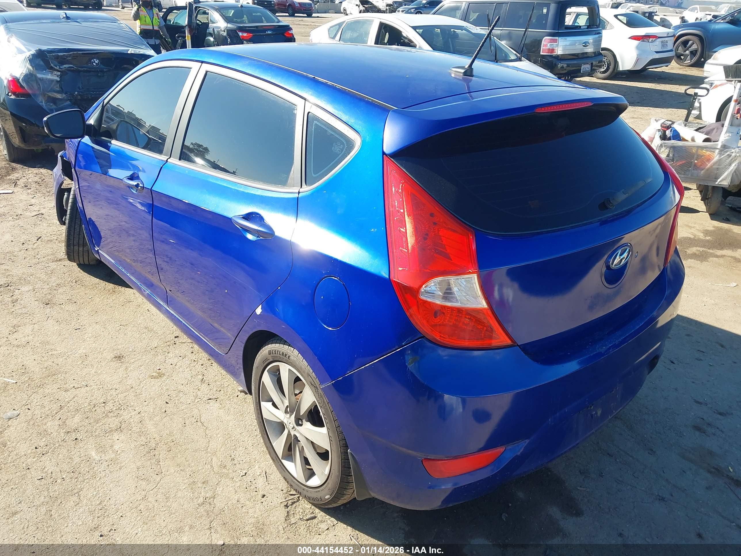 HYUNDAI ACCENT image 3