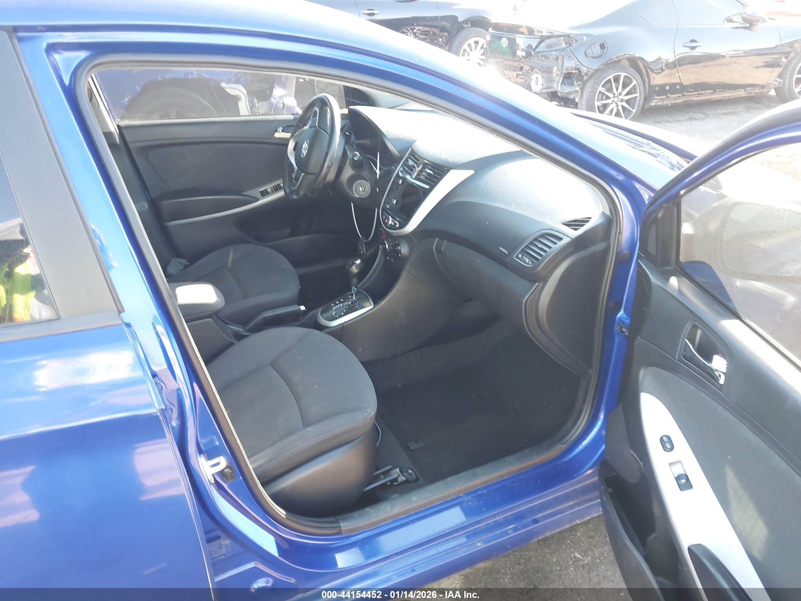 HYUNDAI ACCENT image 5