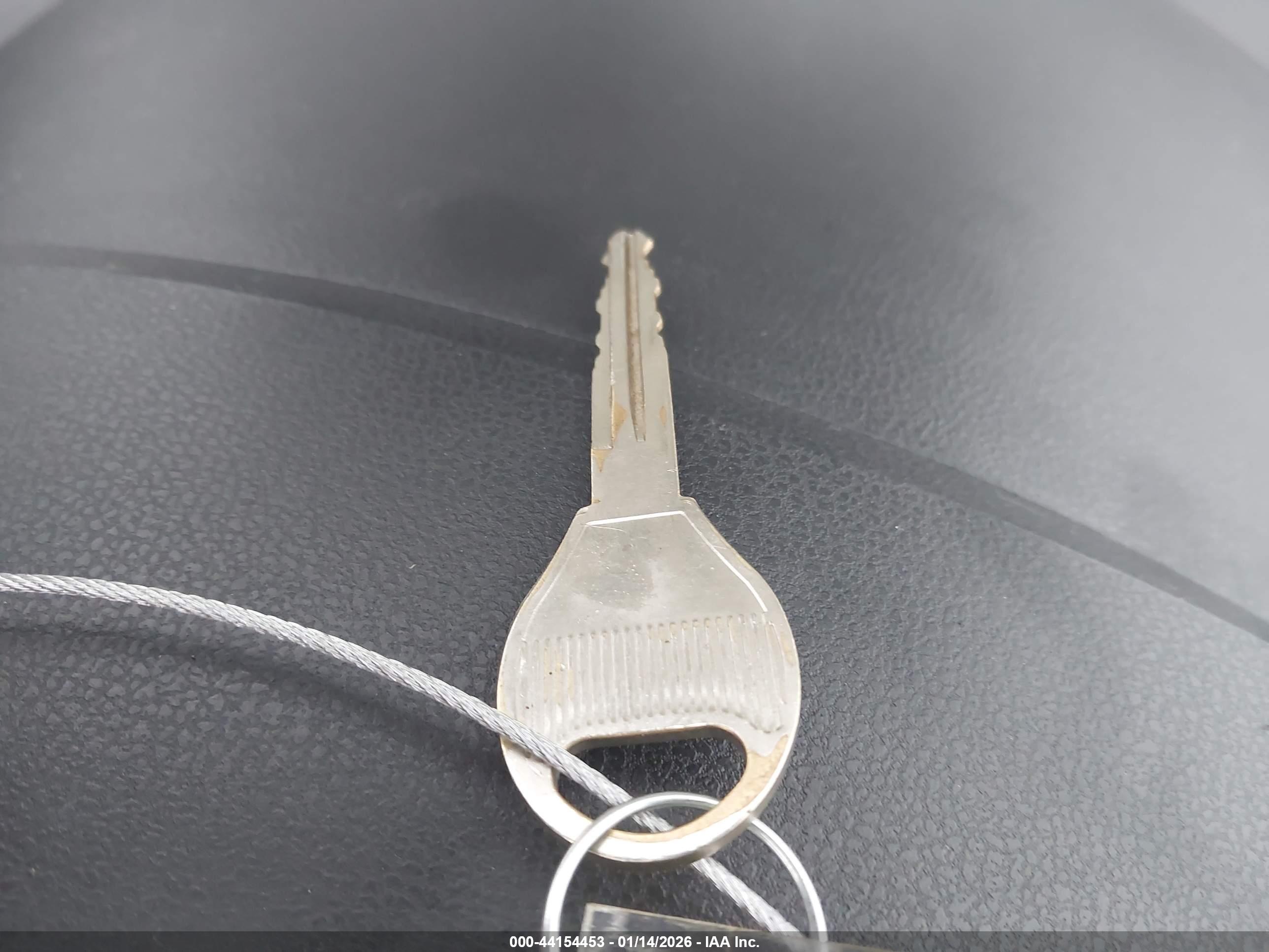NISSAN VERSA image 11
