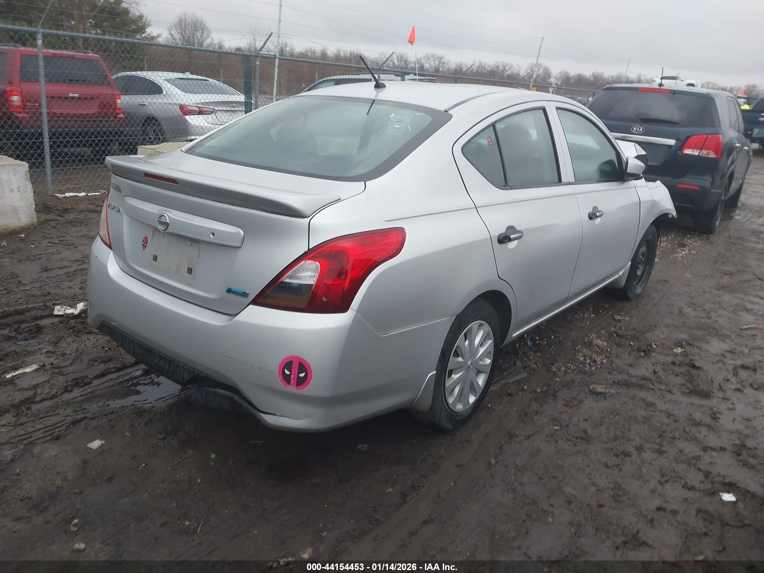NISSAN VERSA image 4