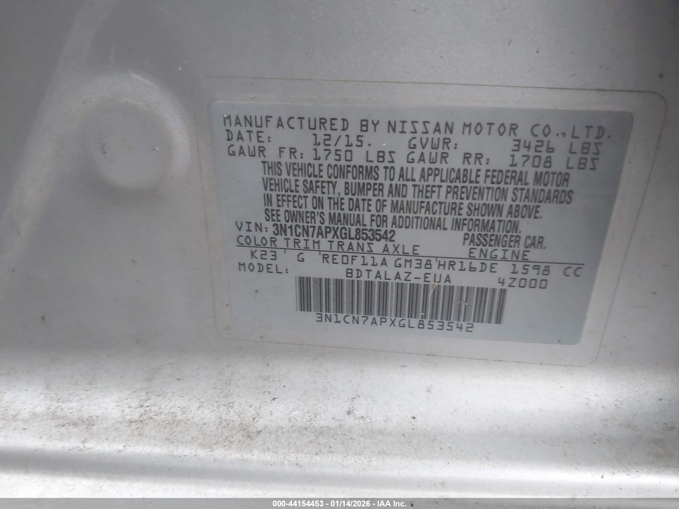 NISSAN VERSA image 9