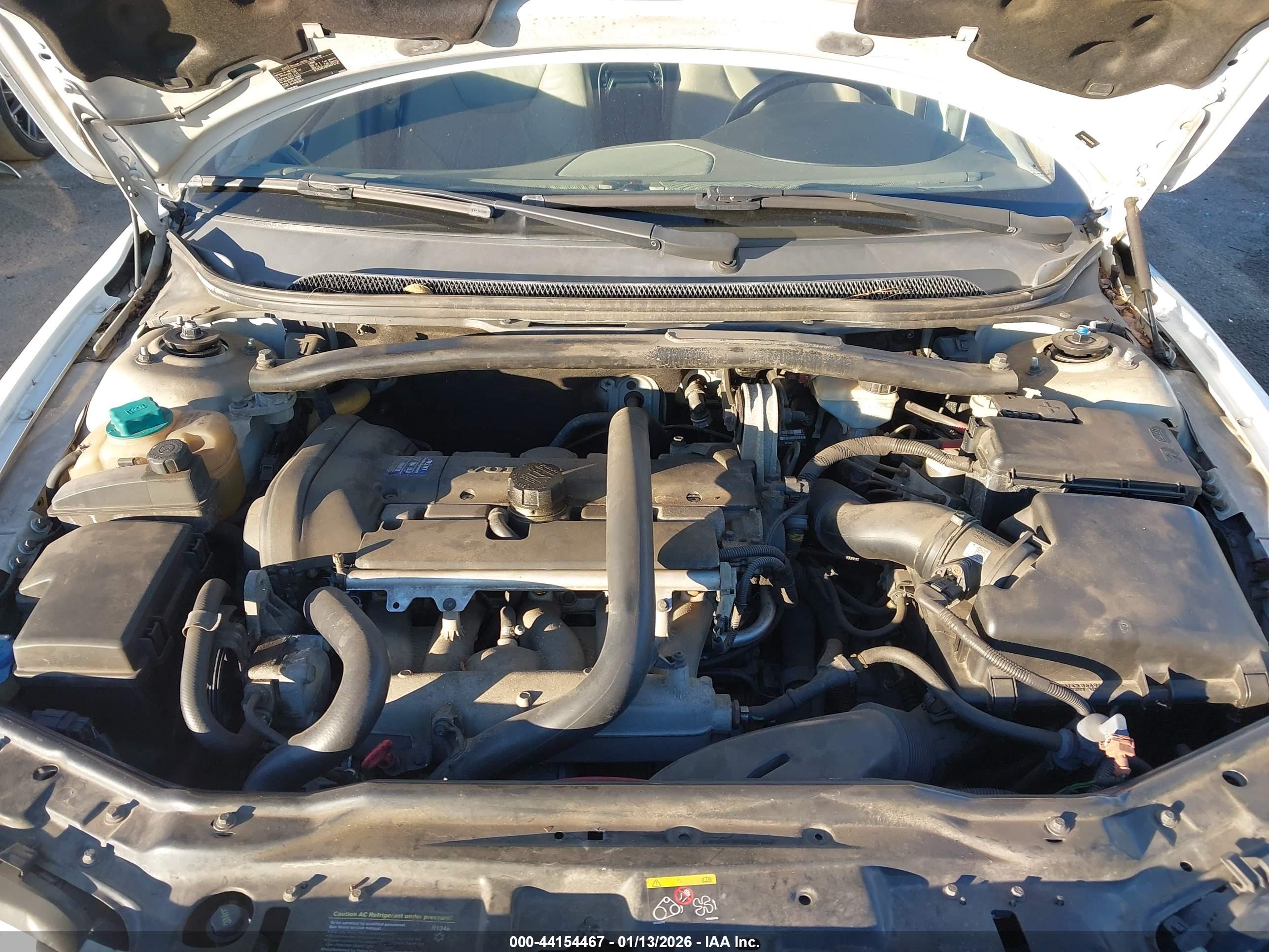 VOLVO S60 image 10