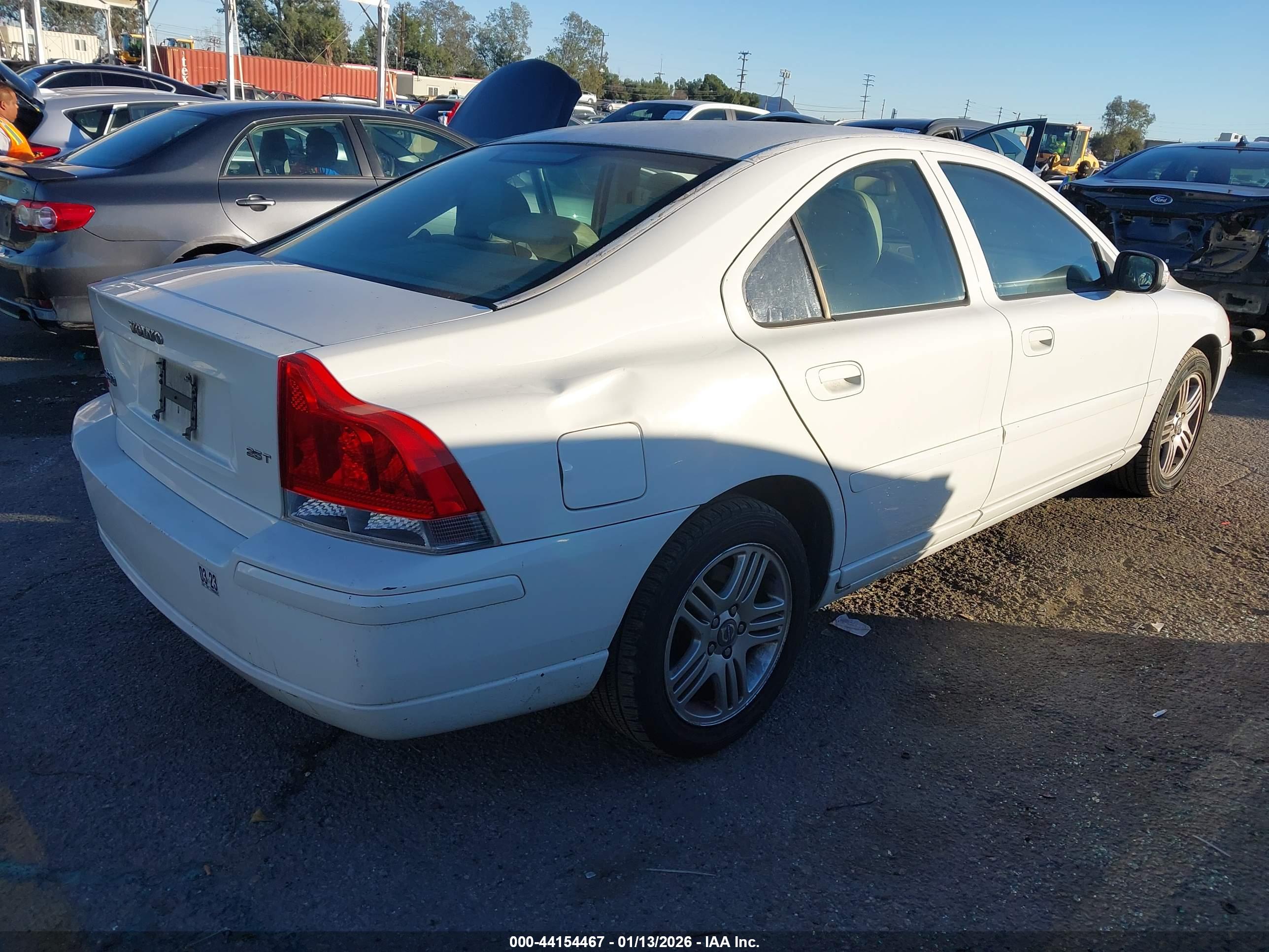 VOLVO S60 image 4