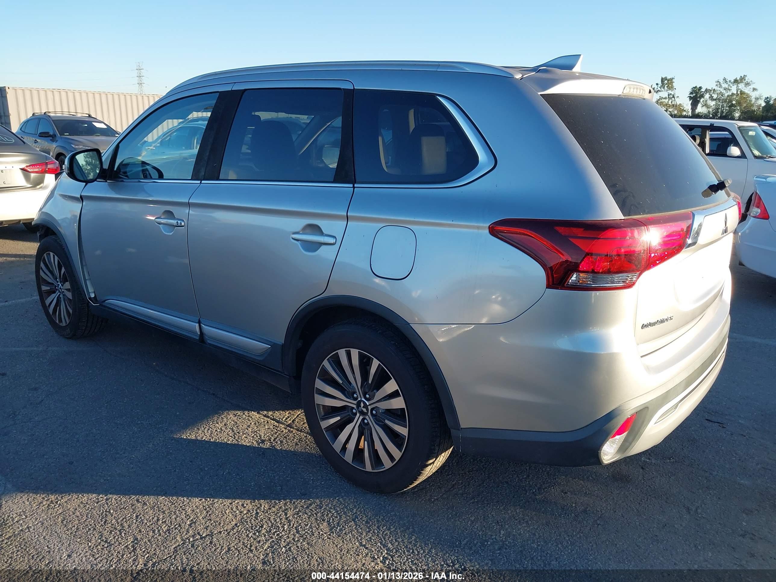 MITSUBISHI OUTLANDER image 3