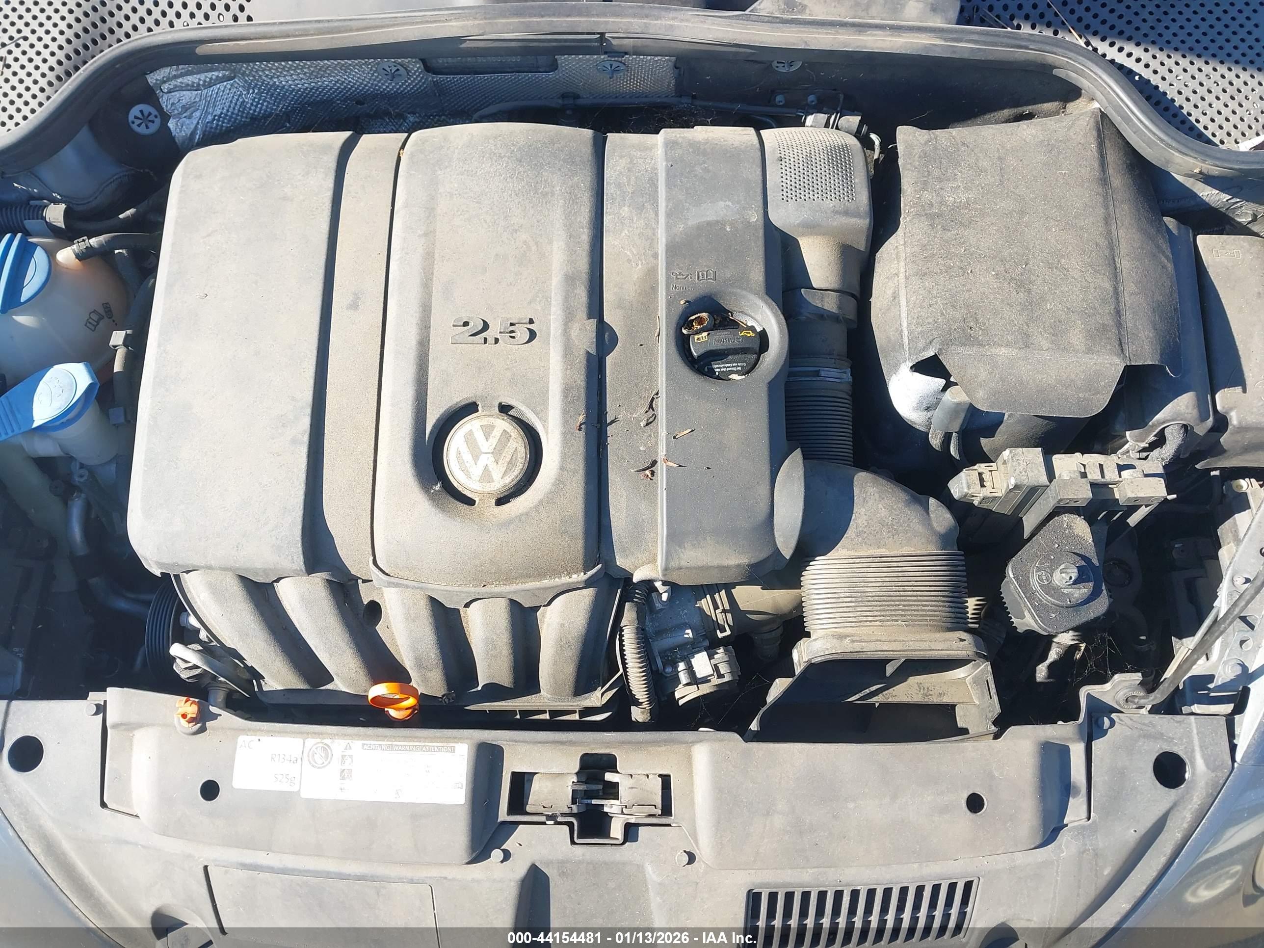 VOLKSWAGEN BEETLE image 10