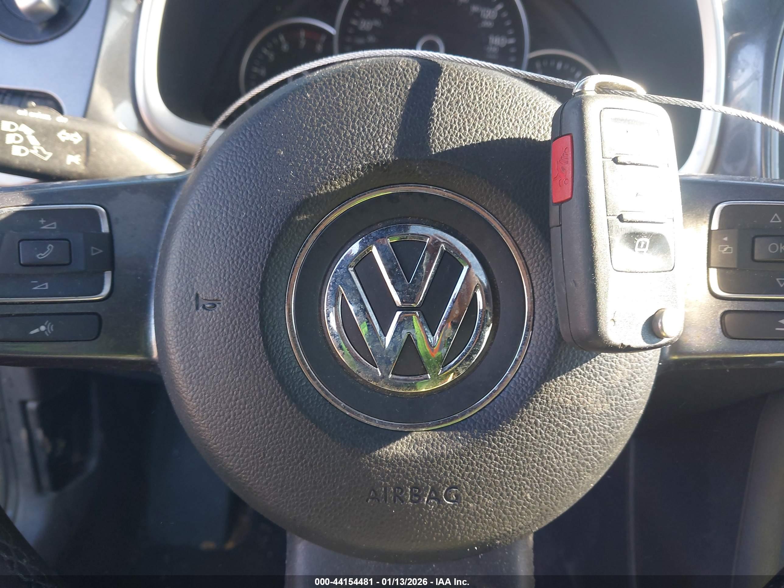 VOLKSWAGEN BEETLE image 11