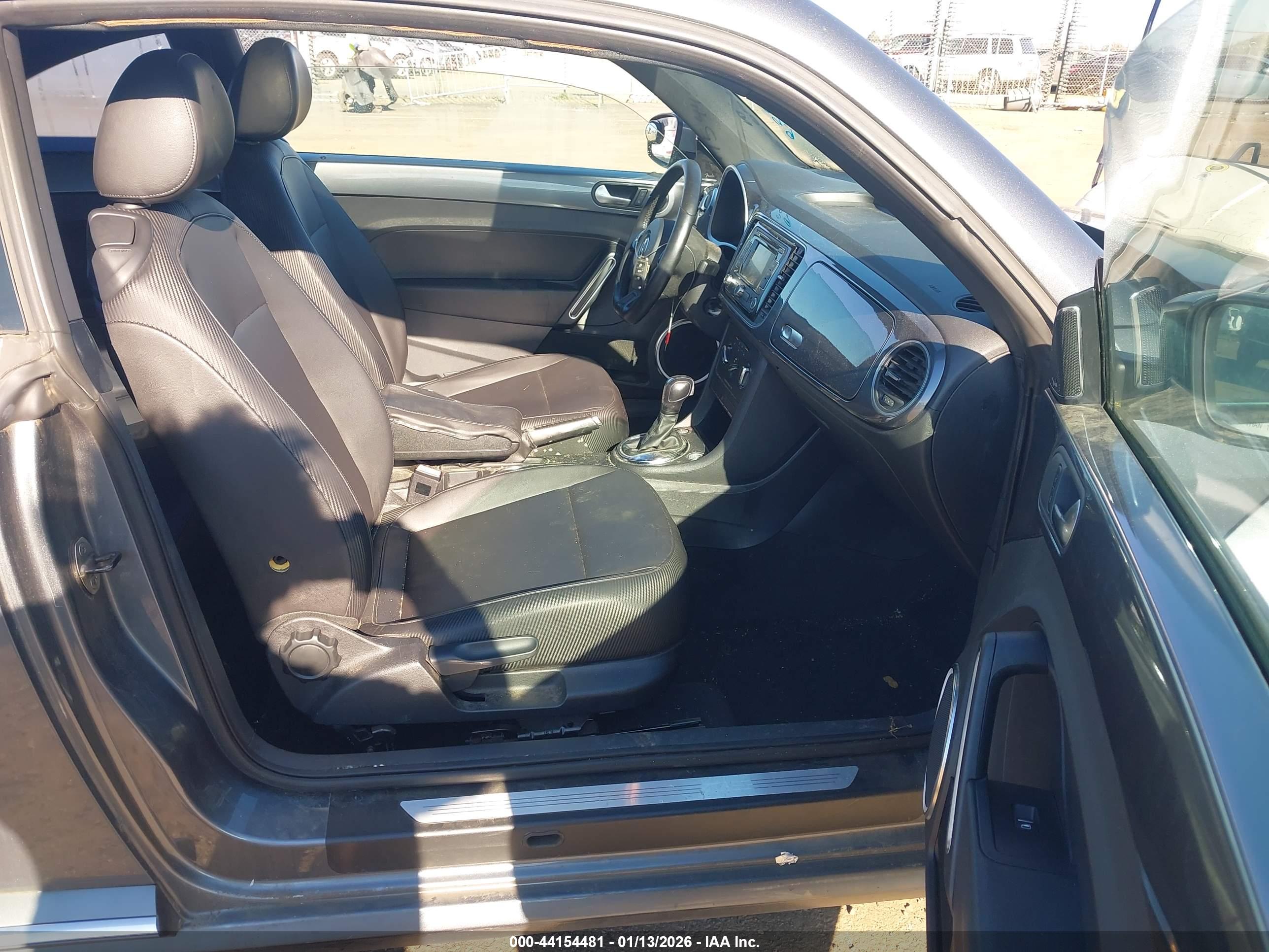 VOLKSWAGEN BEETLE image 5