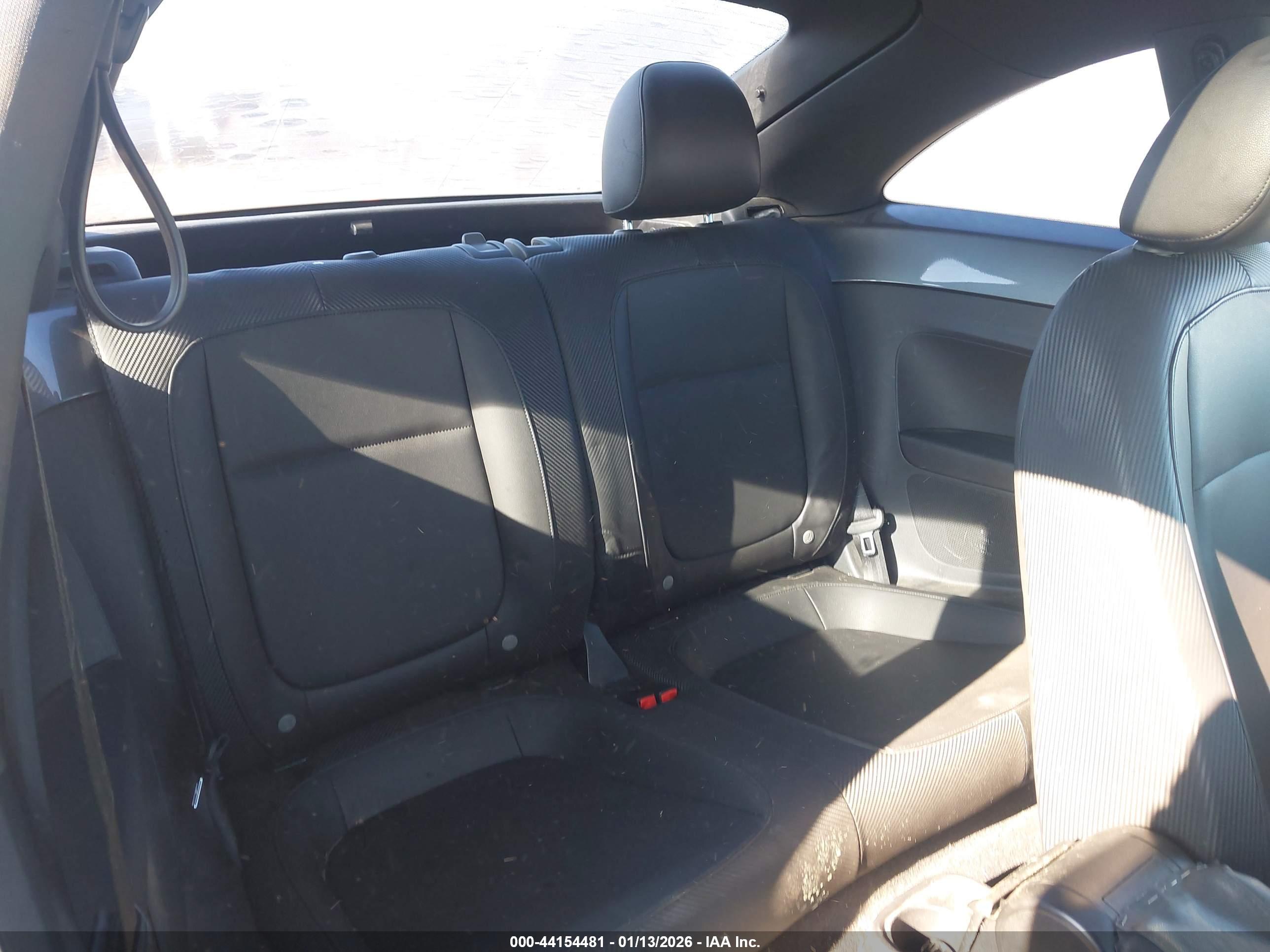 VOLKSWAGEN BEETLE image 8