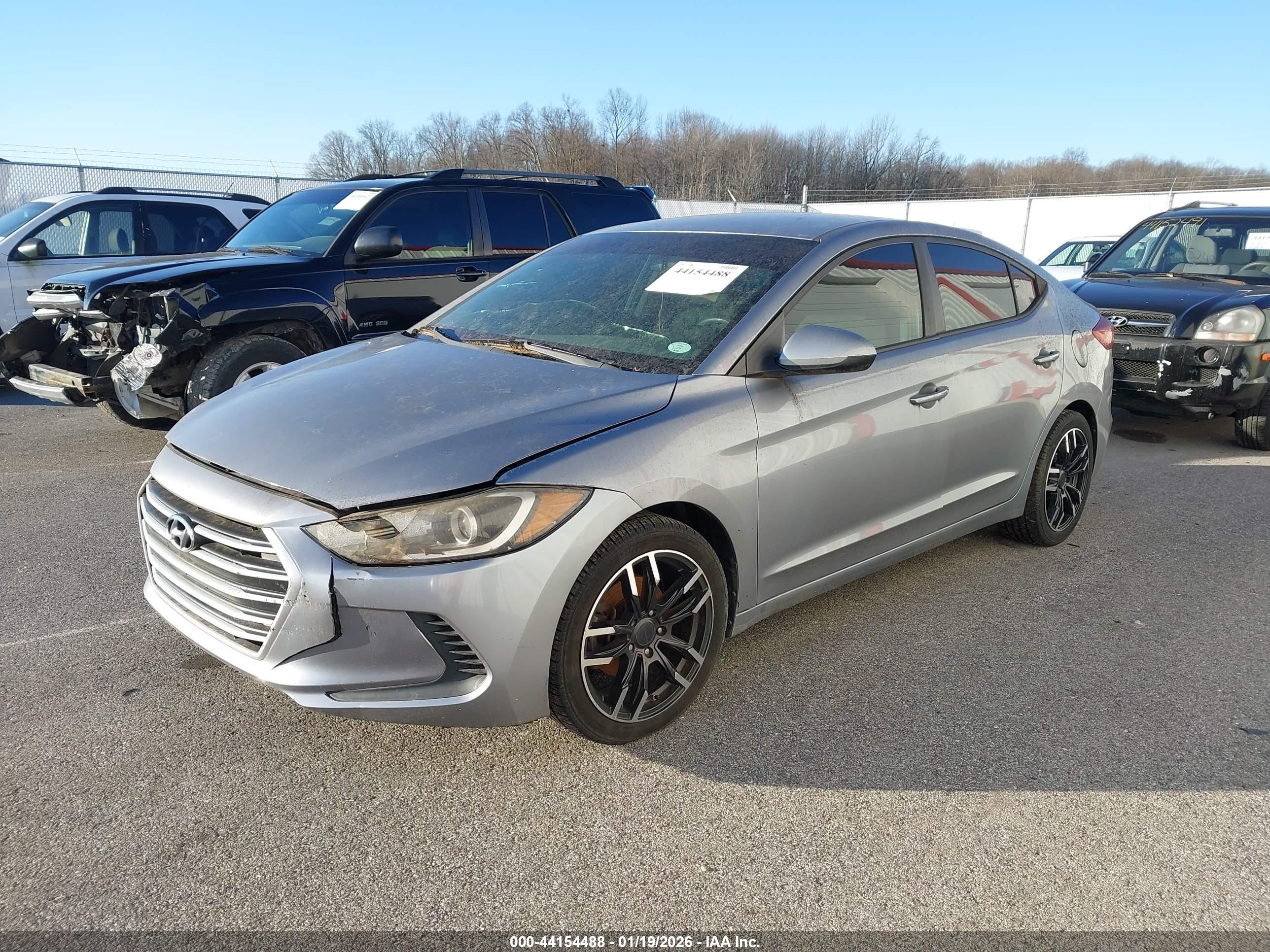 HYUNDAI ELANTRA image 2