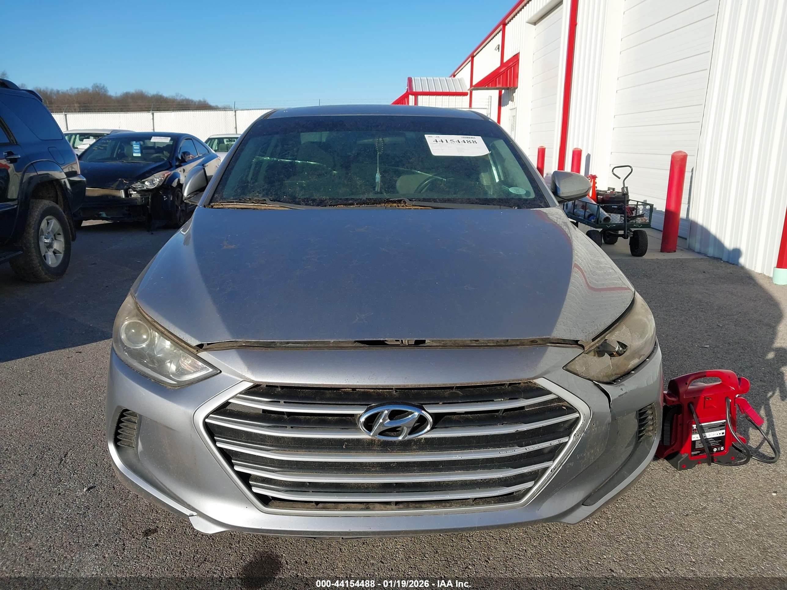HYUNDAI ELANTRA image 6