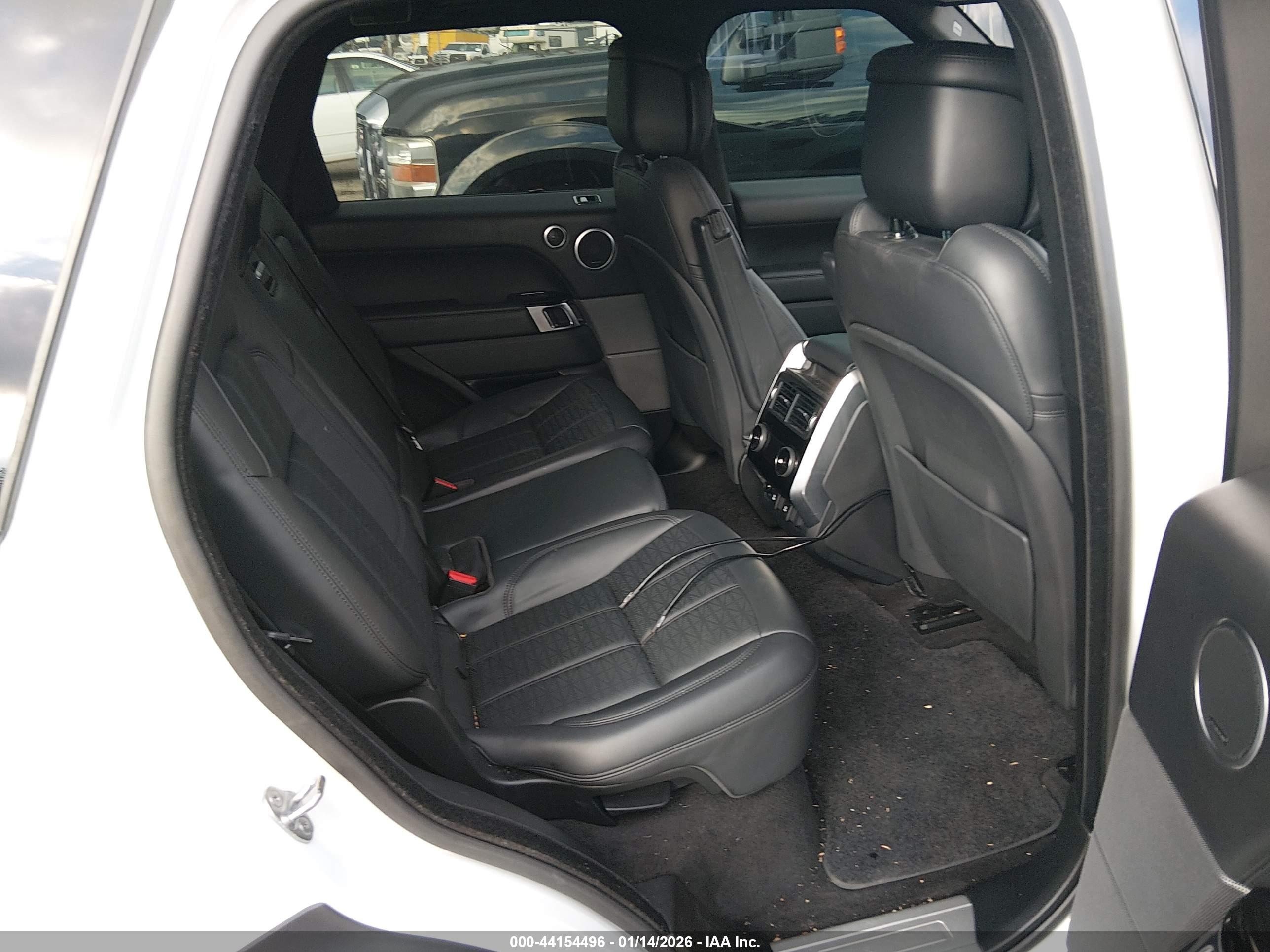 LAND ROVER image 8