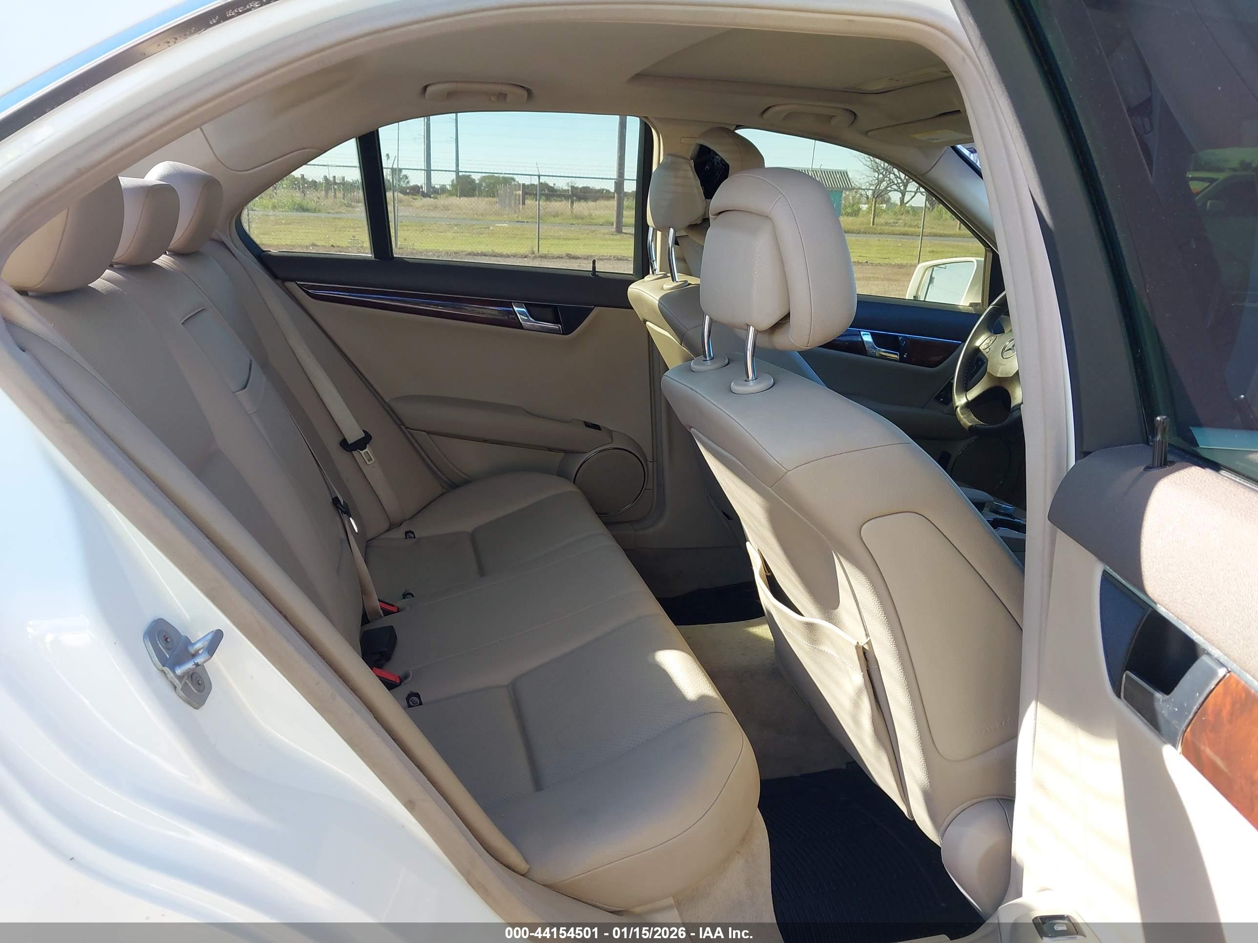 MERCEDES-BENZ C image 8