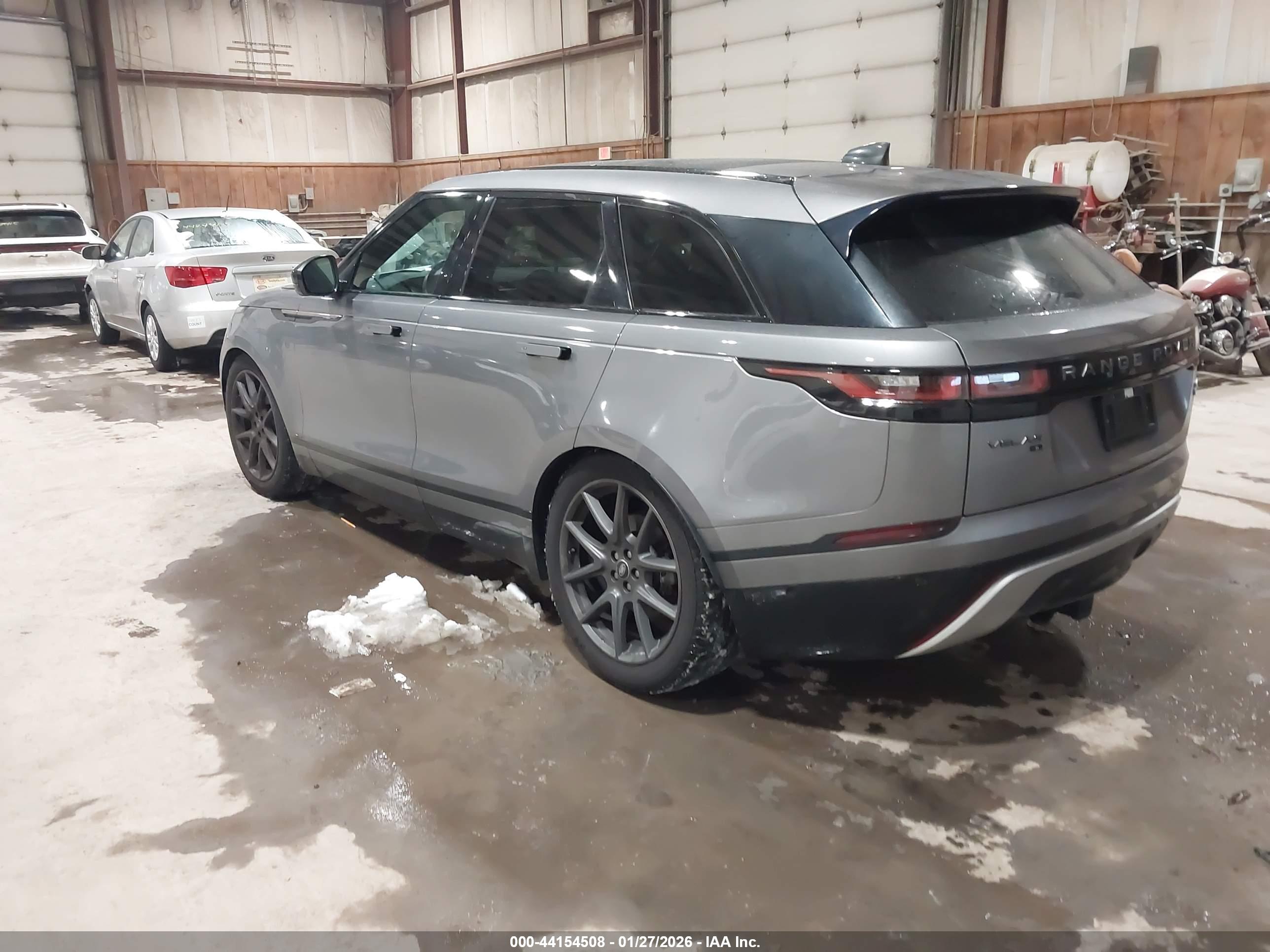 LAND ROVER image 3