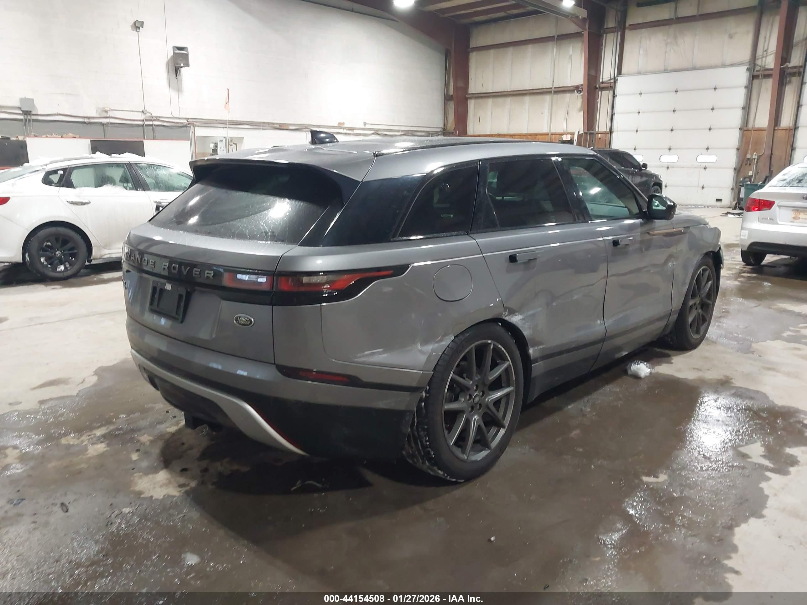 LAND ROVER image 4